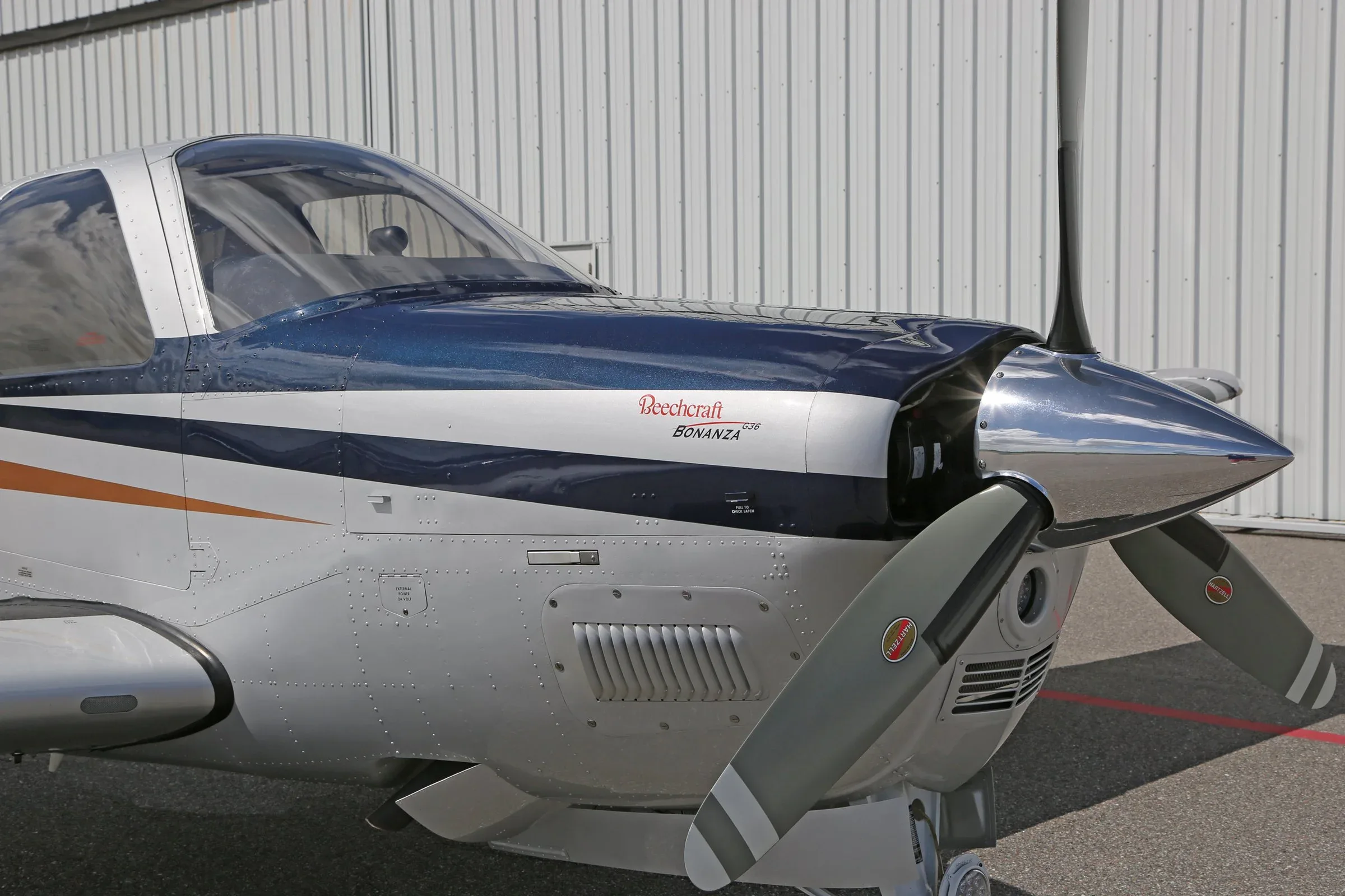 Exterior view of a 2009 Beechcraft G36 BONANZA.