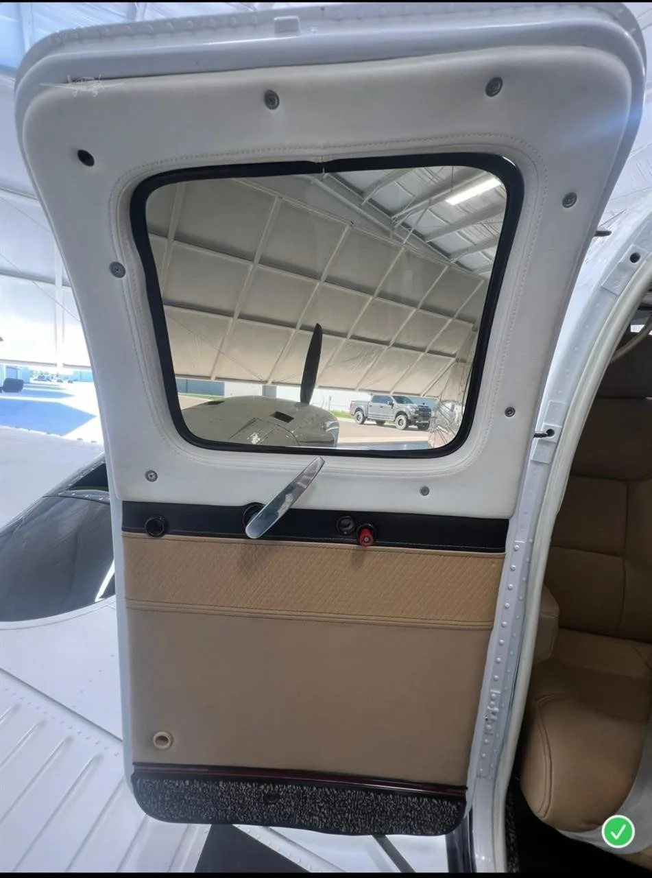 Cabin interior of a 1977 BEECHCRAFT 58P BARON.