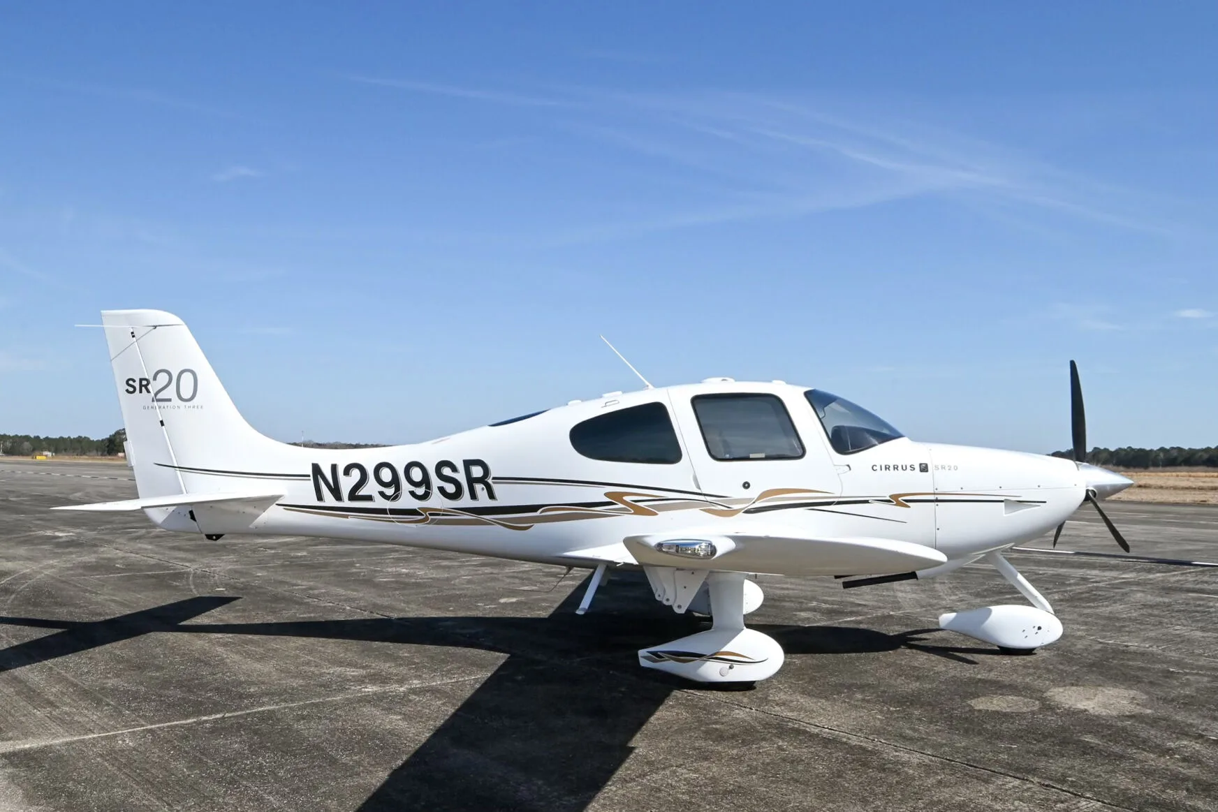 Exterior view of a 2007 Cirrus SR20-G3, N299SR.