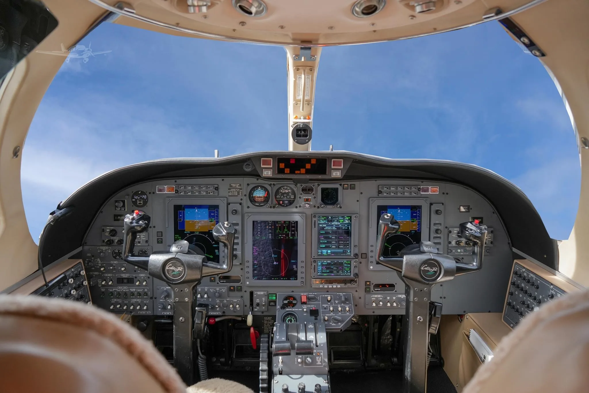 Cockpit and instrument panel of a 2000 CESSNA CITATION CJ1.