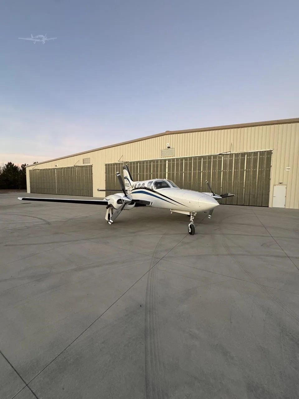 Exterior view of a 1982 CESSNA 421C, N762CA.