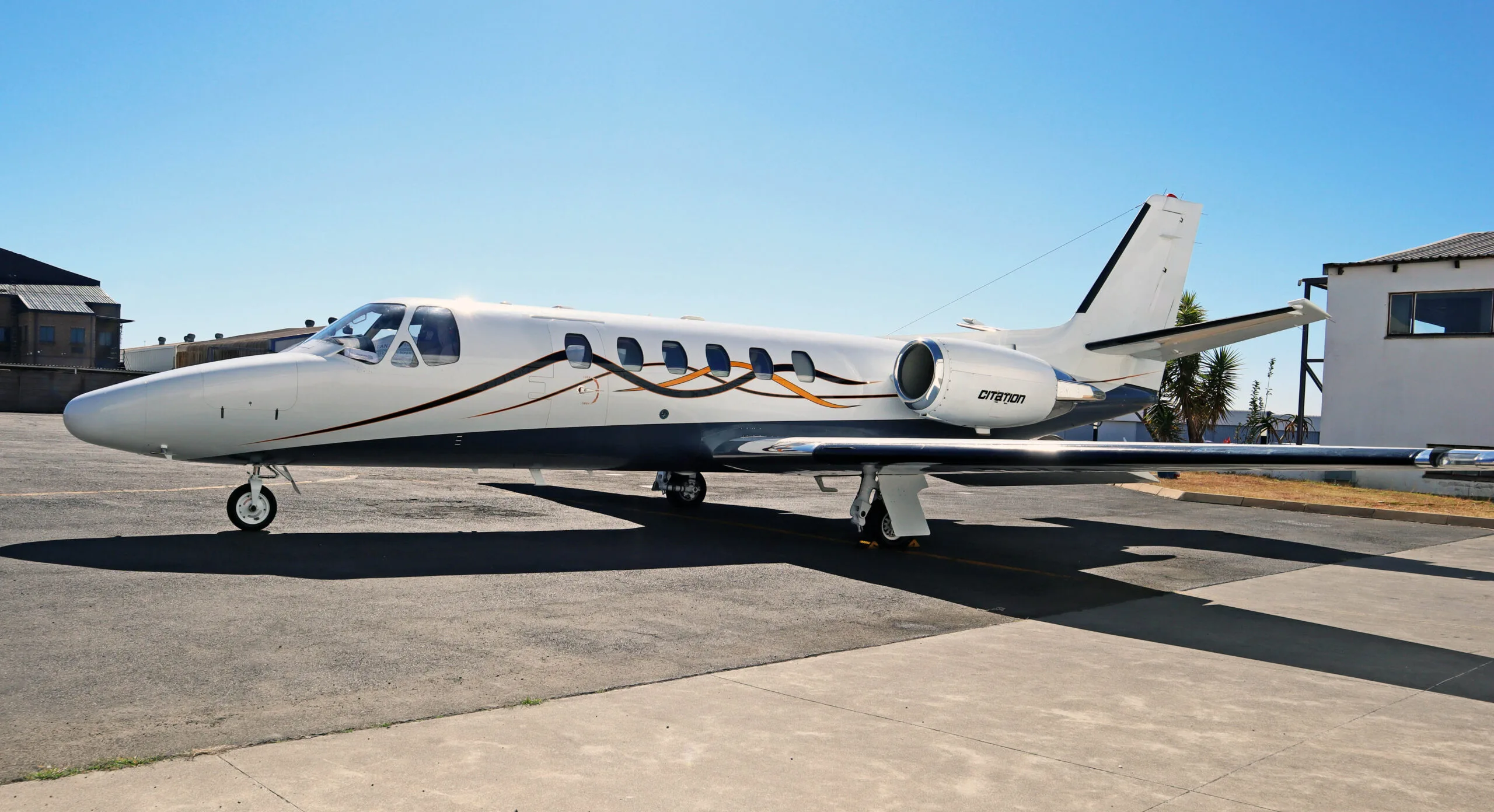 Exterior view of a 2000 Cessna Citation Bravo (C550B).