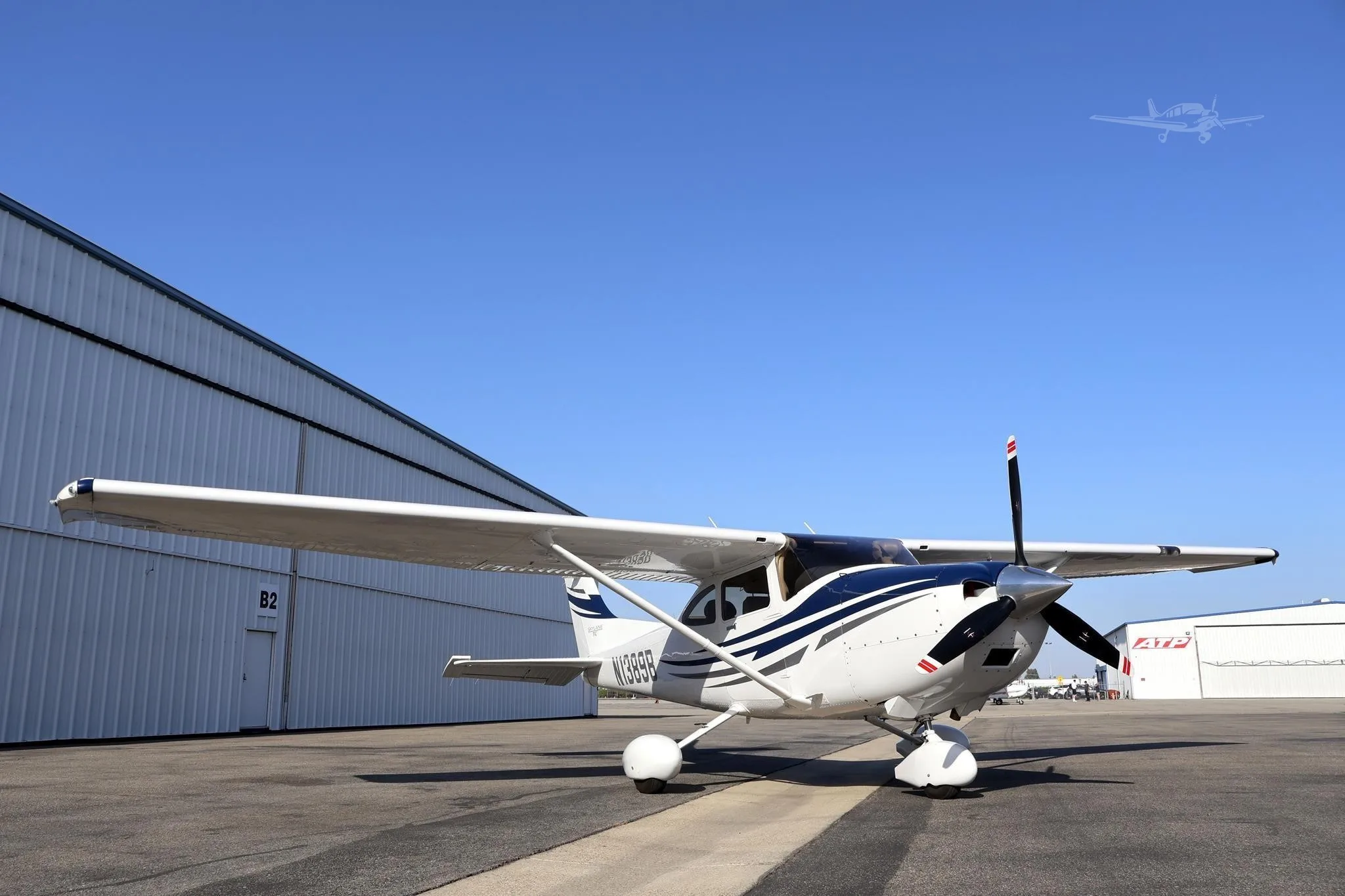 Exterior view of a 2005 CESSNA TURBO 182T SKYLANE, N138B.