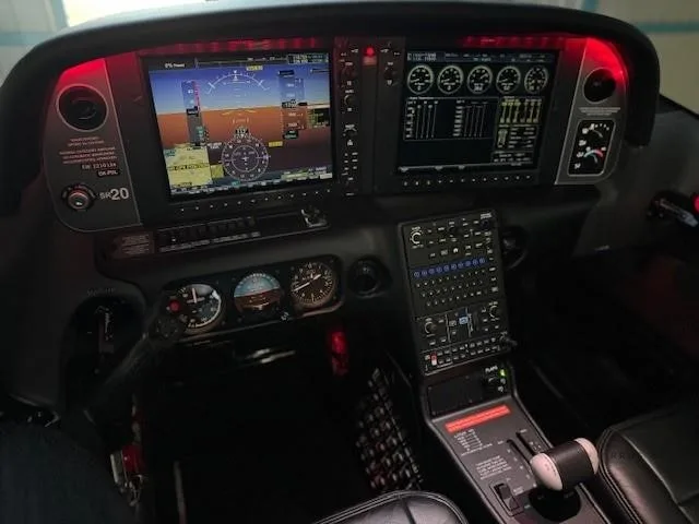Cockpit and instrument panel of a 2020 CIRRUS SR20-G6.