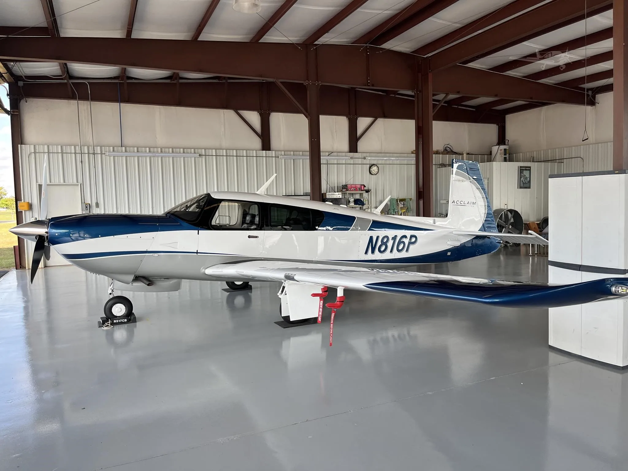 Exterior view of a 2018 MOONEY ACCLAIM ULTRA, N816P.