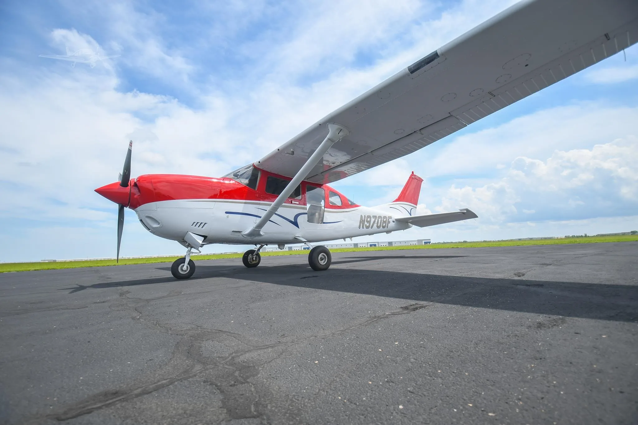 Exterior view of a 1998 CESSNA TURBO 206H STATIONAIR, N9708F.