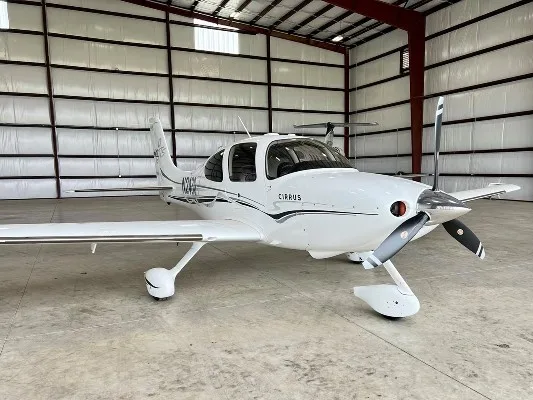 Exterior view of a 2005 Cirrus SR22-G2, N248G.