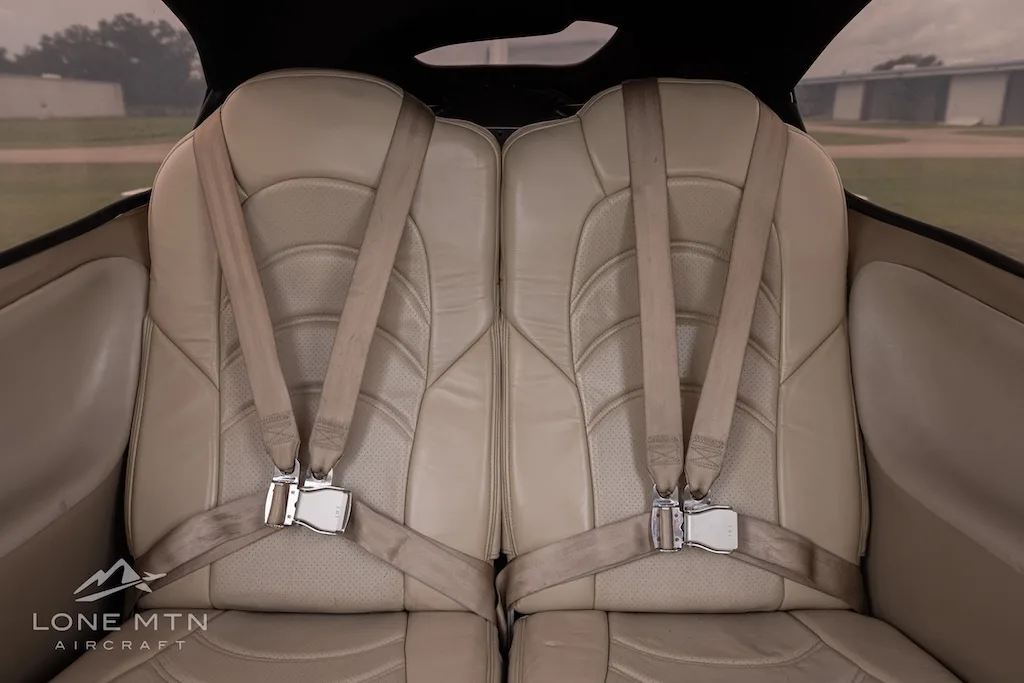 Cabin interior of a 2004 Cirrus SR22 G2 GTS.