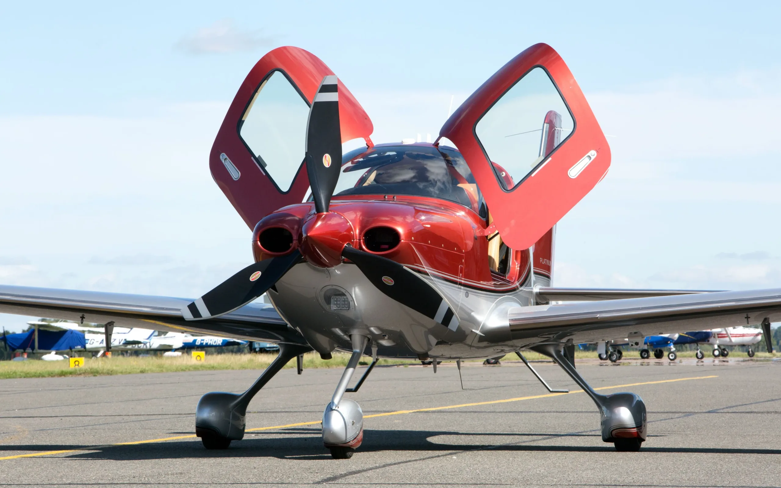 Exterior view of a 2018 Cirrus SR22T G6 GTS.