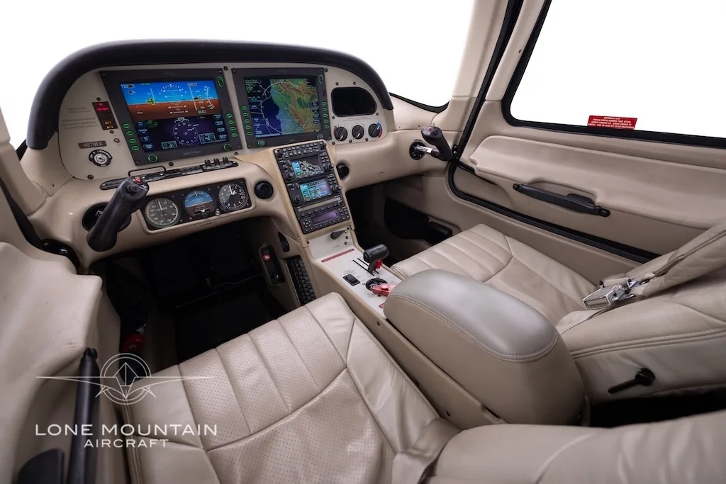 Cabin interior of a 2007 Cirrus SR20 G2.