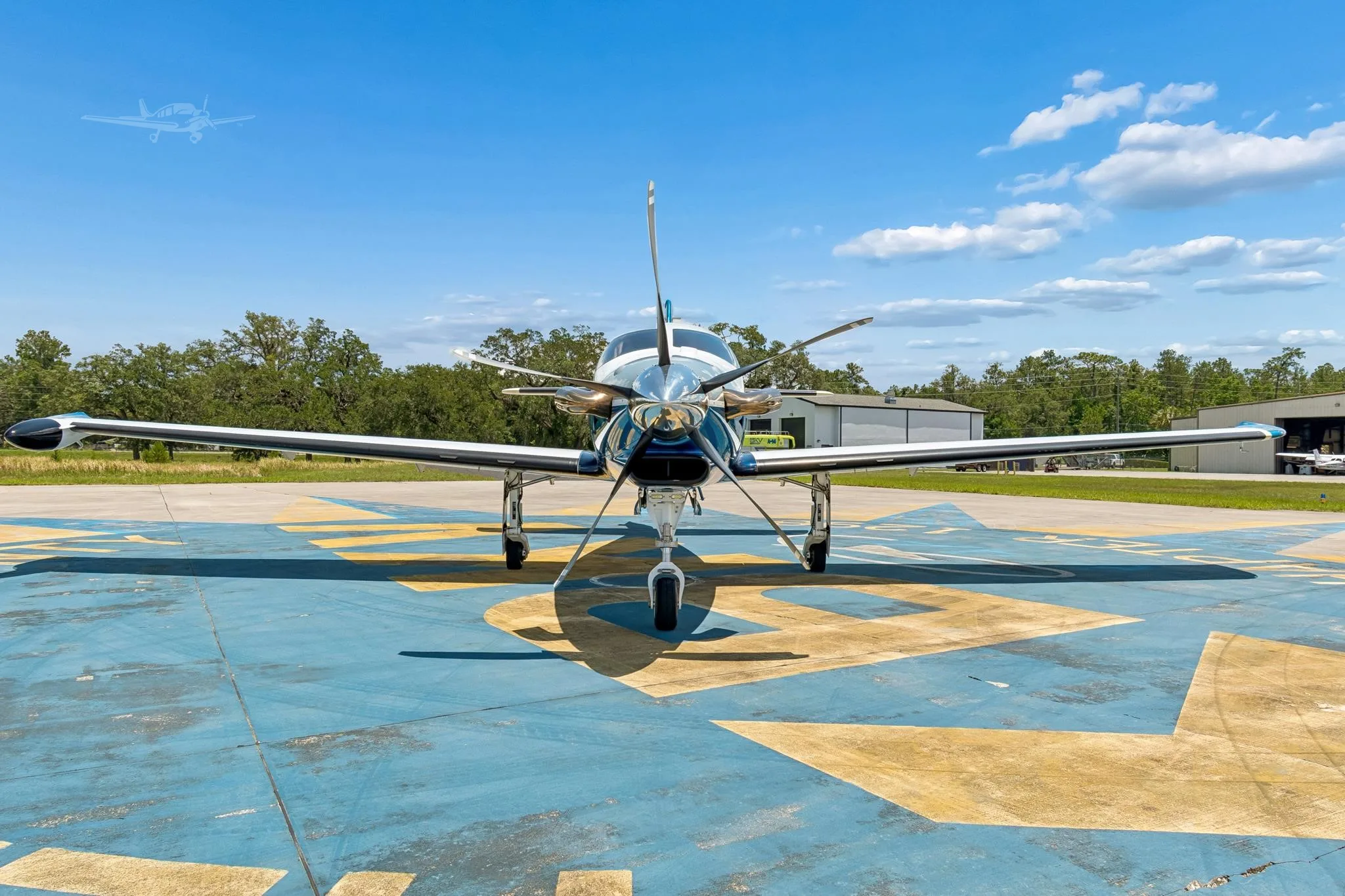 Exterior view of a 2025 EPIC E1000 GX, N555EP.