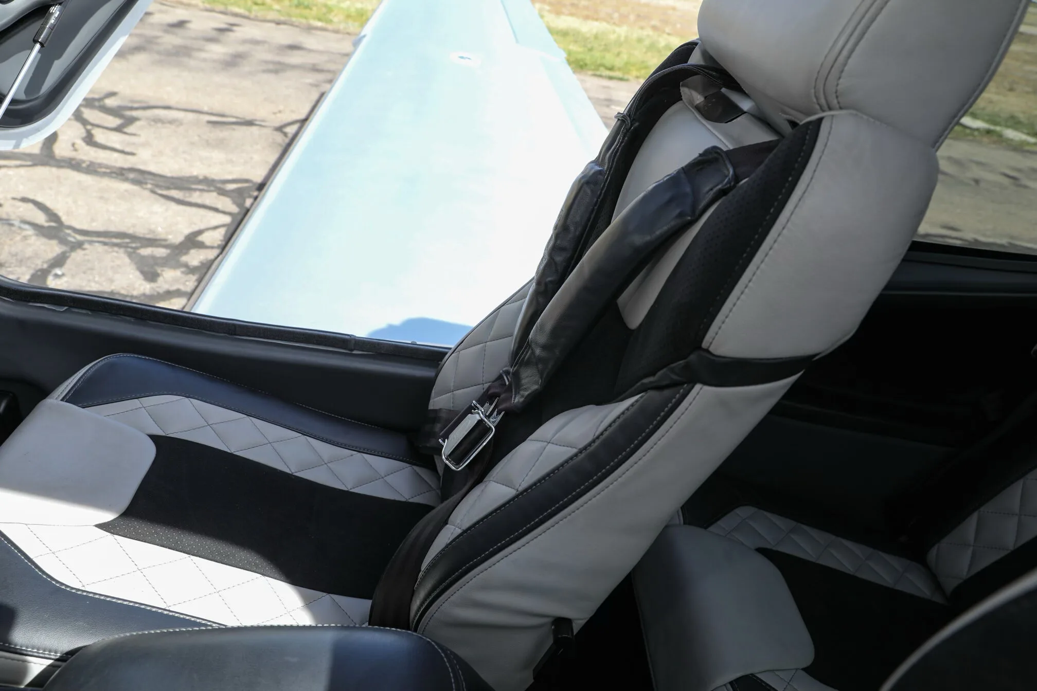 Cabin interior of a 2021 Cirrus SR22-G3 Turbo GTS.