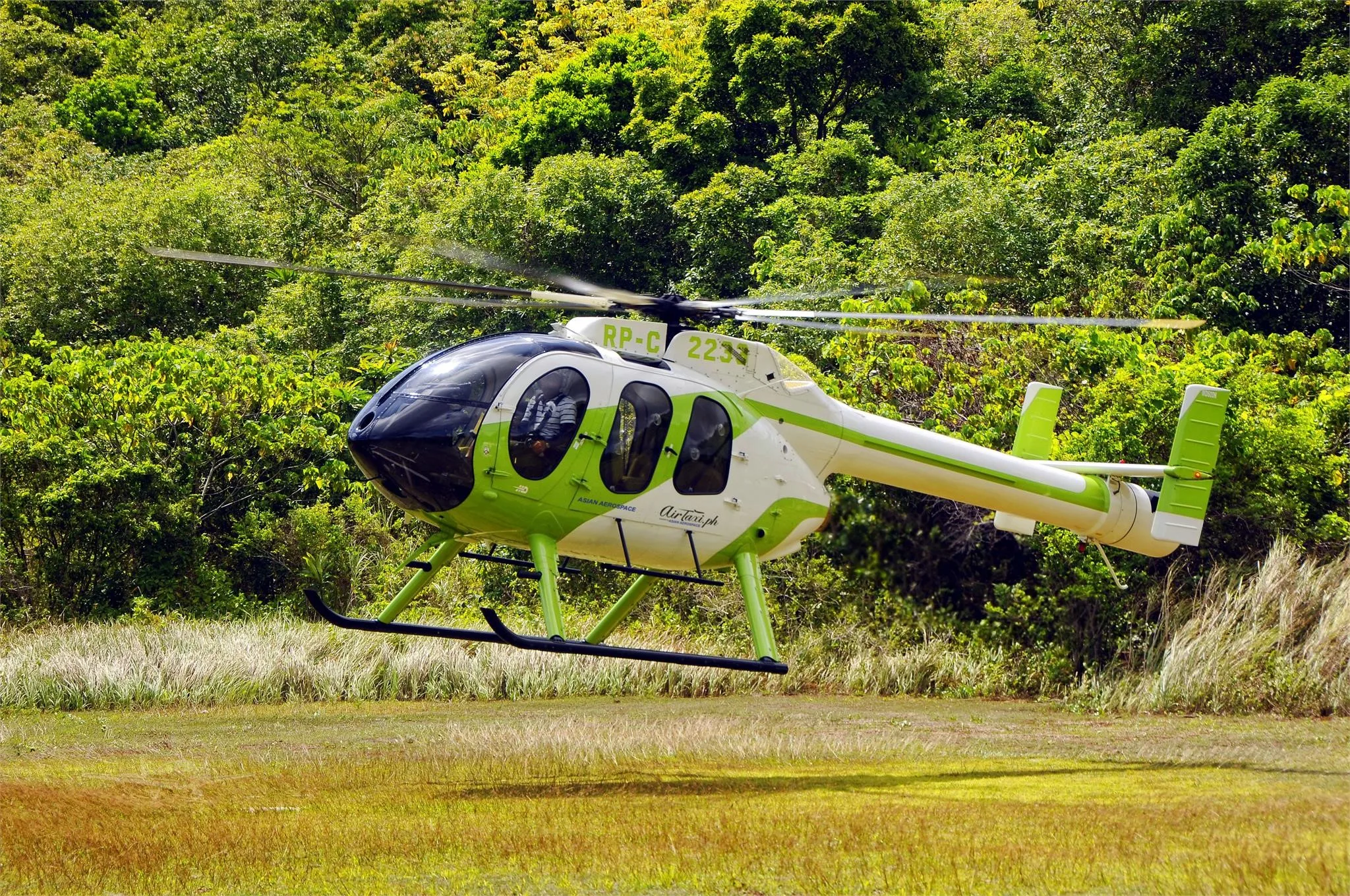 Exterior view of a 2012 MD HELICOPTERS 600N.