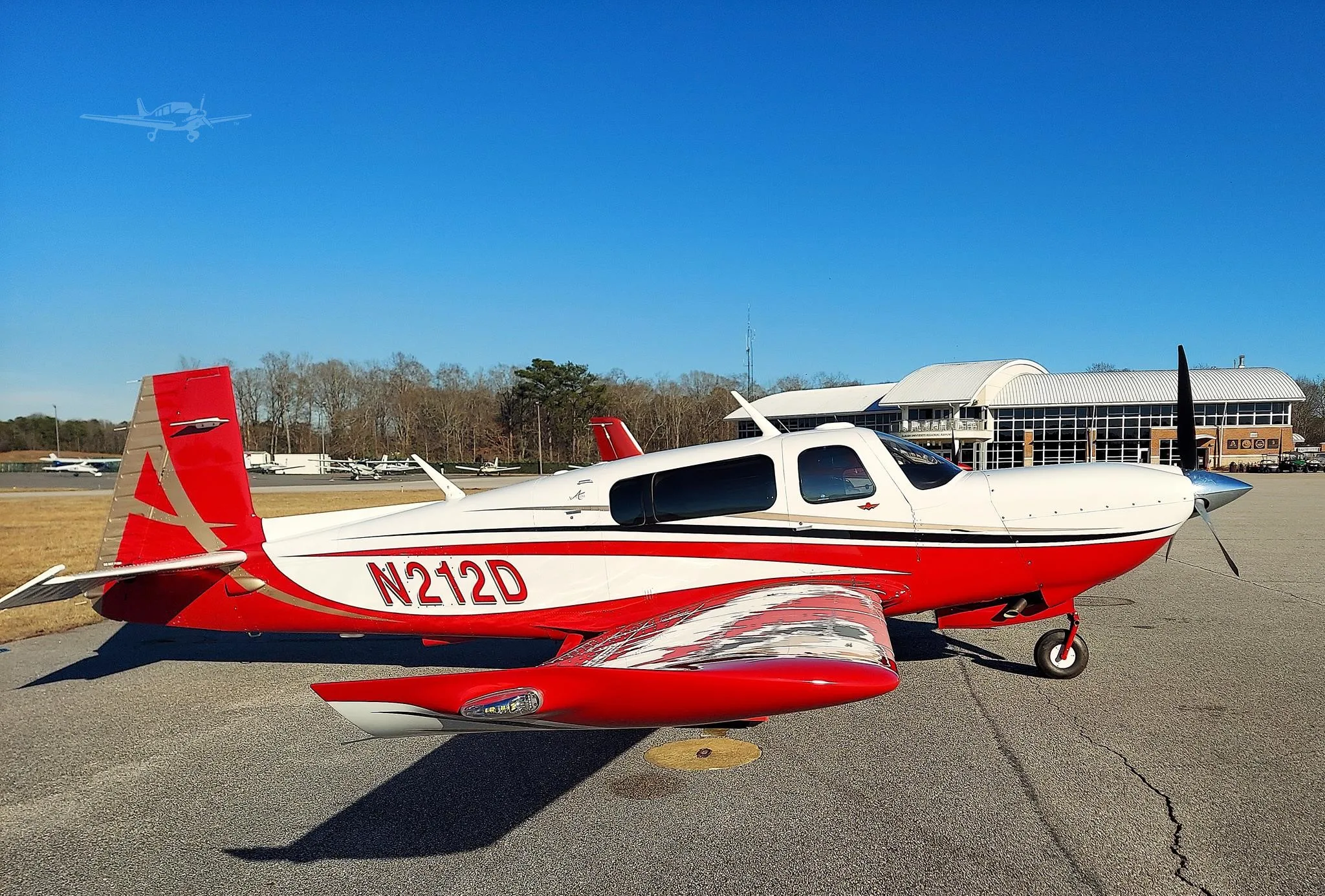 Exterior view of a 2009 MOONEY ACCLAIM TYPE S, N212D.