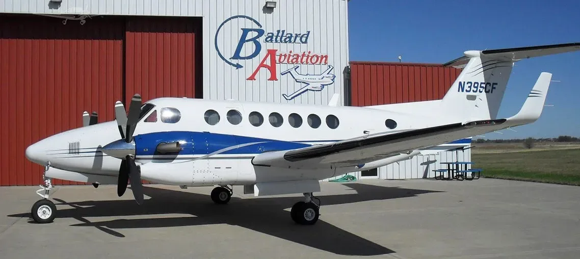 Cabin interior of a 2004 Beechcraft King Air 350 -60A’s Garmin G1000 NXI Raisbeck.