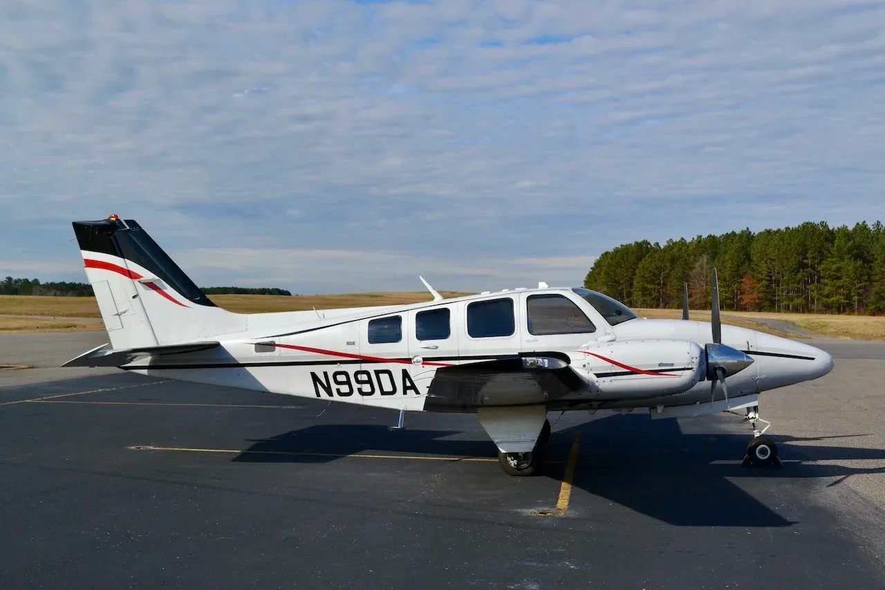 Exterior view of a 1975 Beechcraft 58 Baron — Carolina Jet.