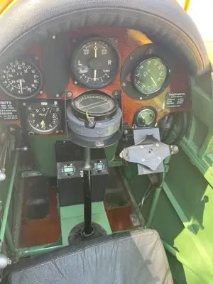 Cockpit and instrument panel of a 1943 de Havilland DH-82A Tiger Moth.
