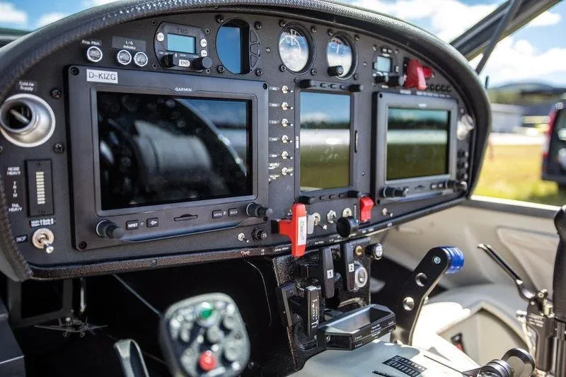 Cockpit and instrument panel of a 2026 STEMME S12-G.