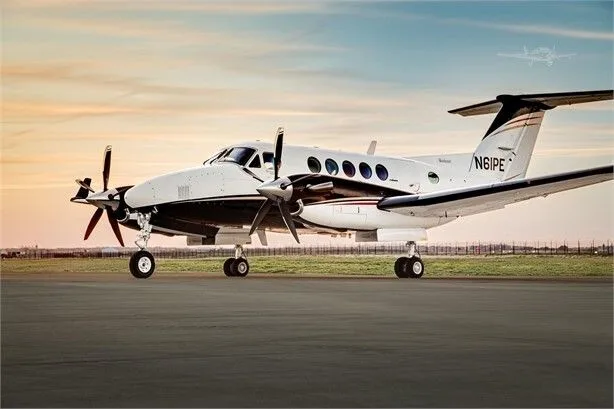 Exterior view of a 1983 Beechcraft KING AIR B200.