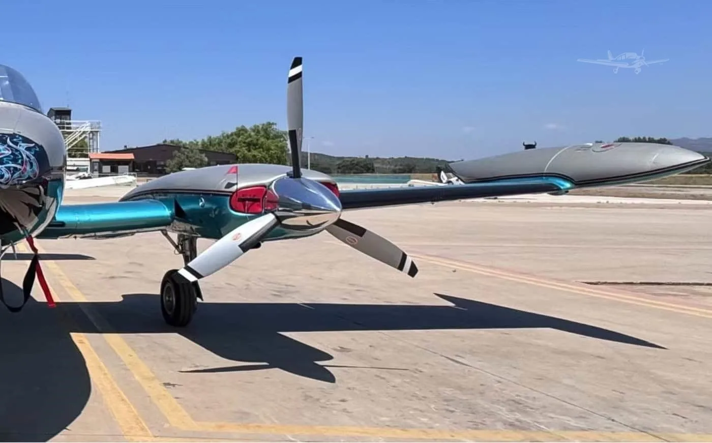 Exterior view of a 1974 CESSNA 414, EC-FJF.