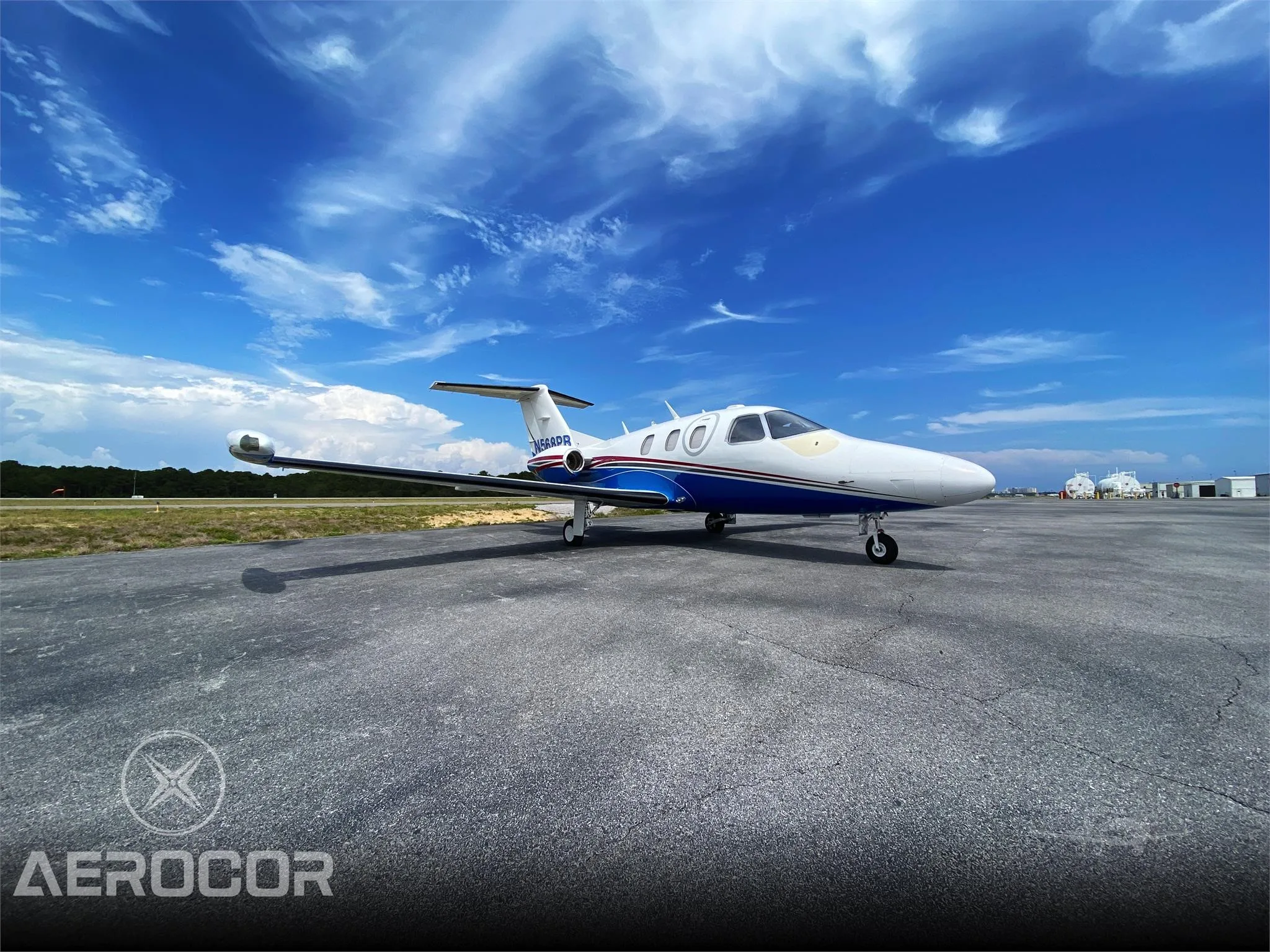 Marketing image of a 2007 ECLIPSE 500.