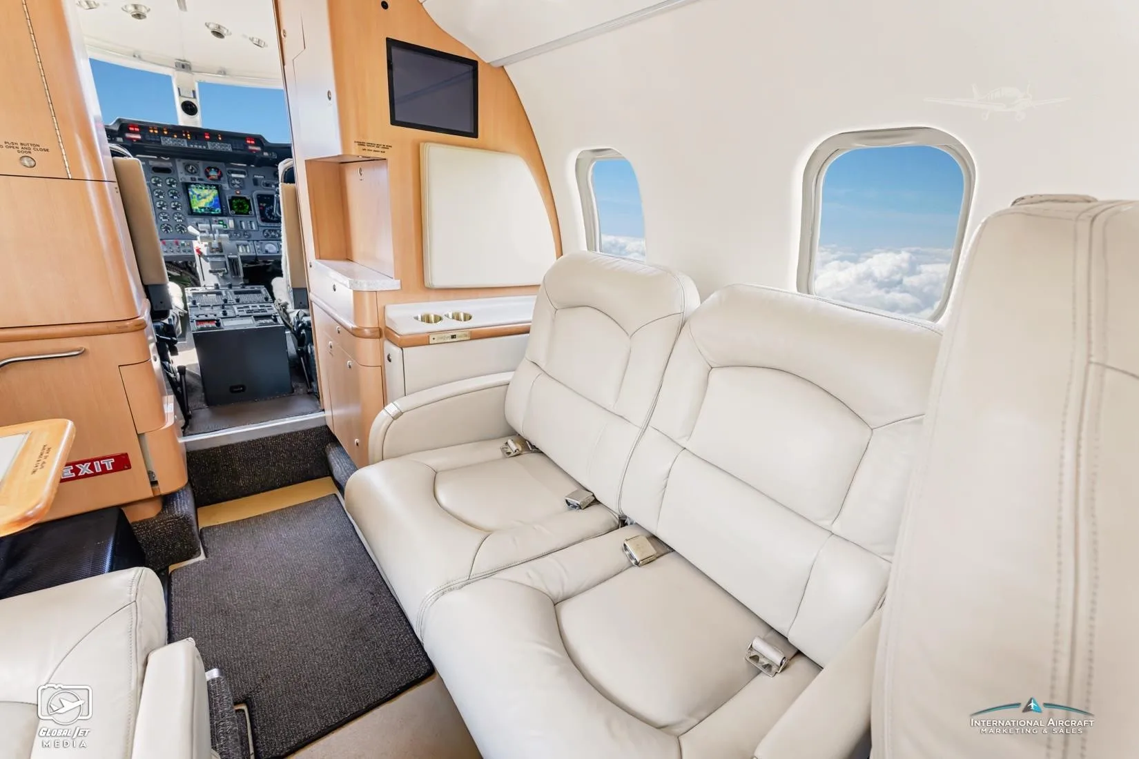 Cabin interior of a 1996 LEARJET 60.