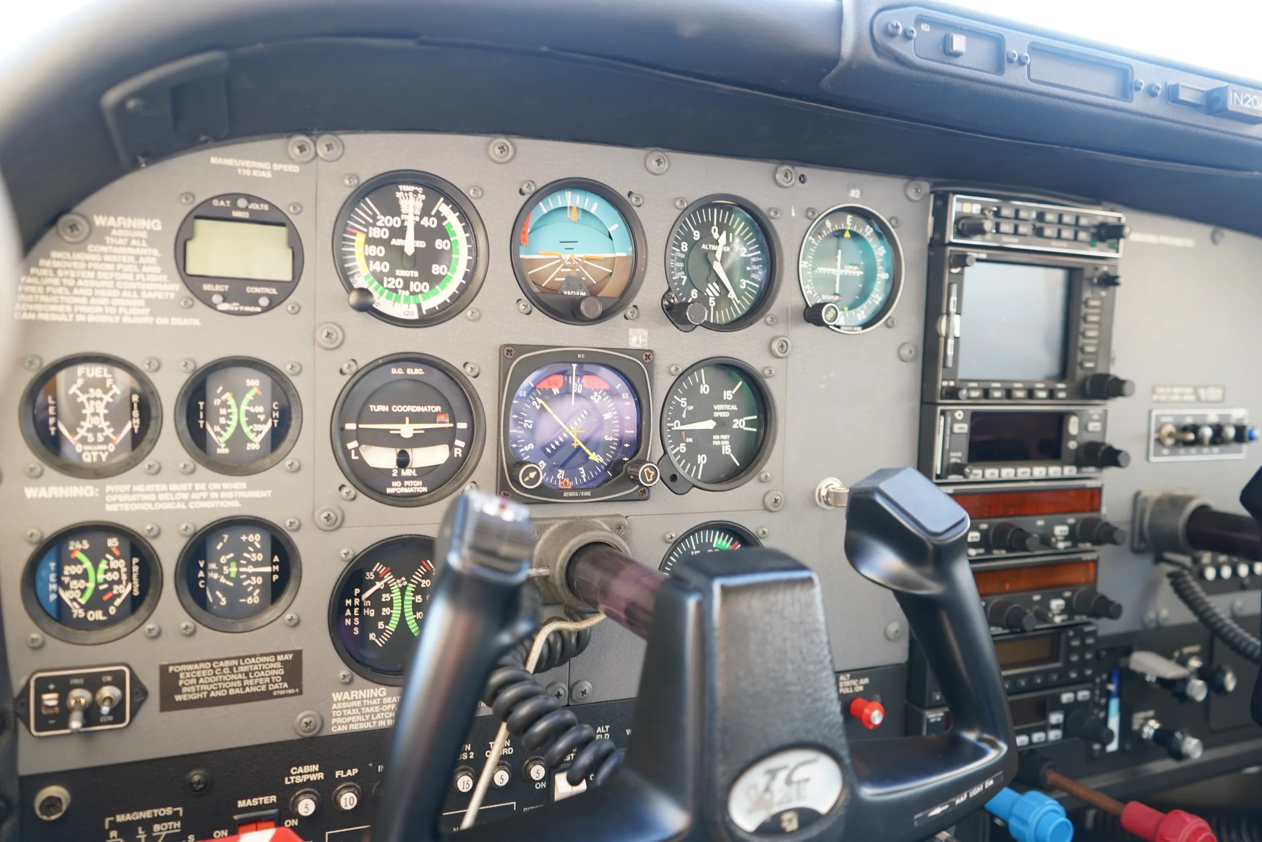 Cockpit and instrument panel of a 2002 Cessna TURBO 182T SKYLANE.