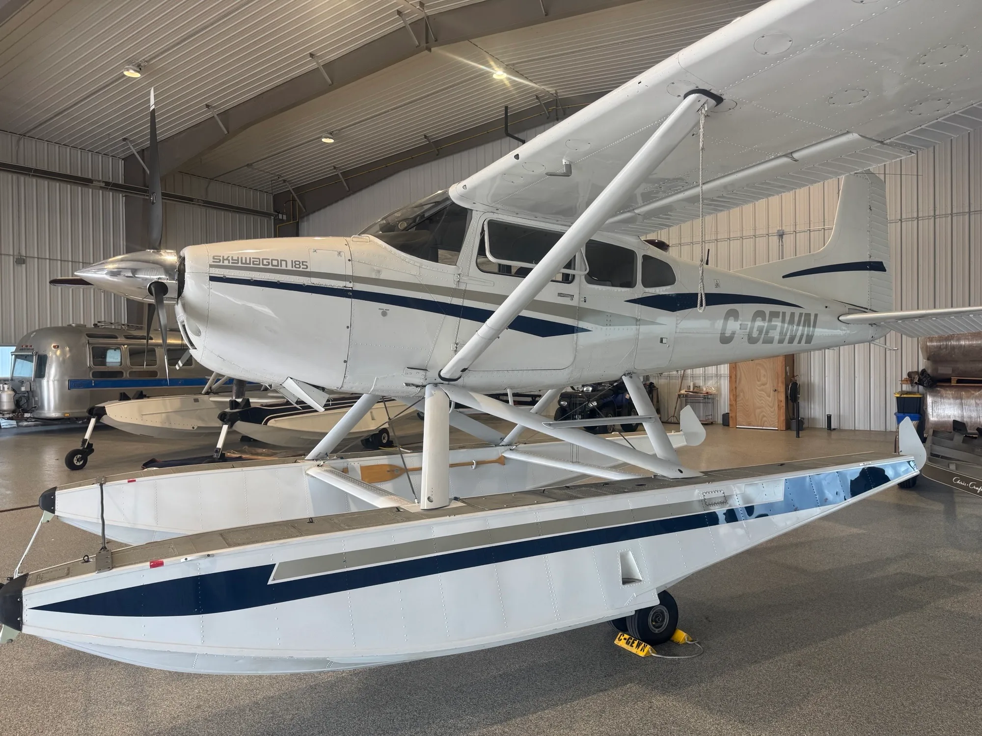 Avionics suite of a 1977 Cessna 185 on Wipline 3730's - Canadian Aircraft Sales.