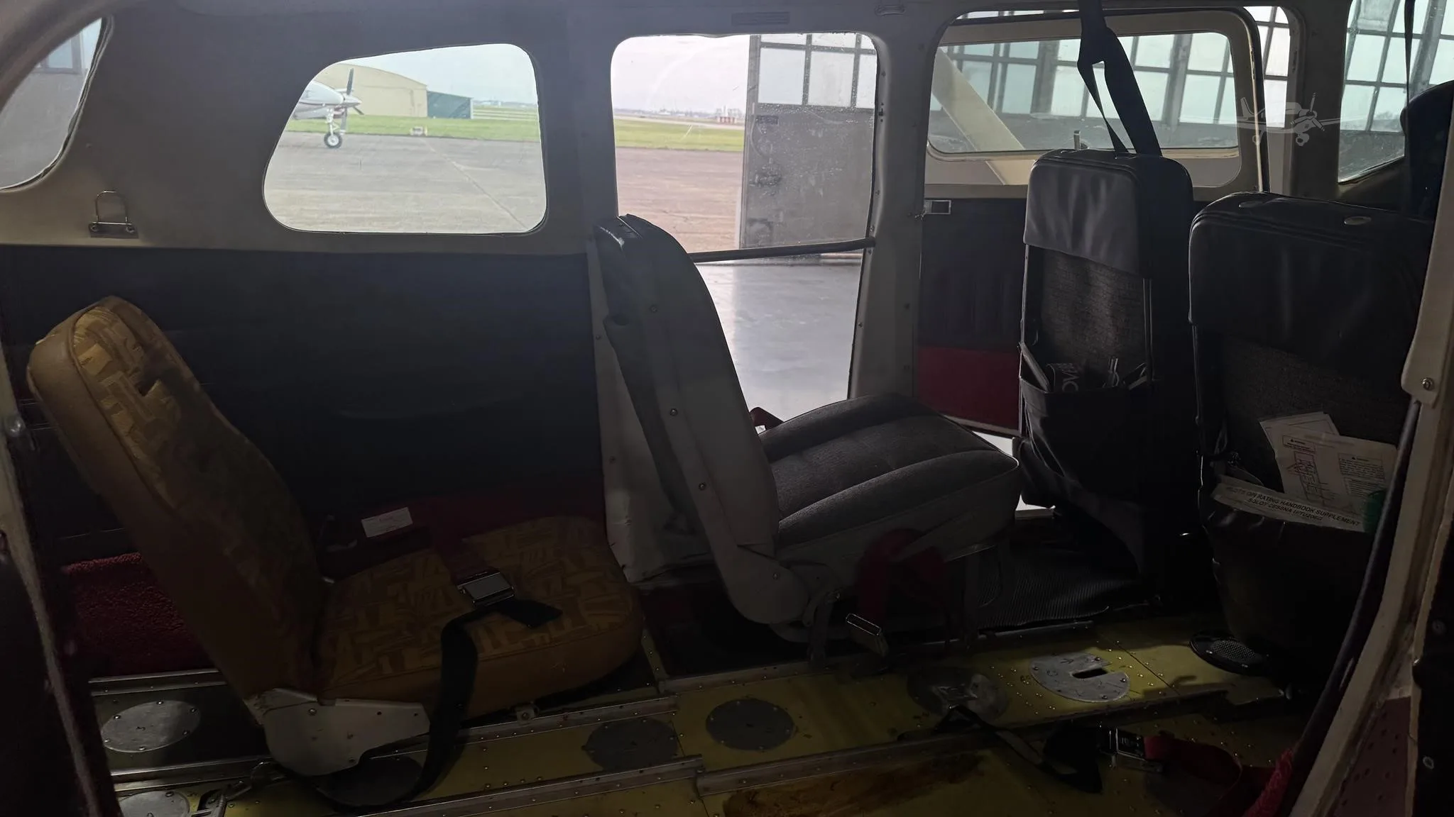 Cabin interior of a 1986 CESSNA U206G STATIONAIR.