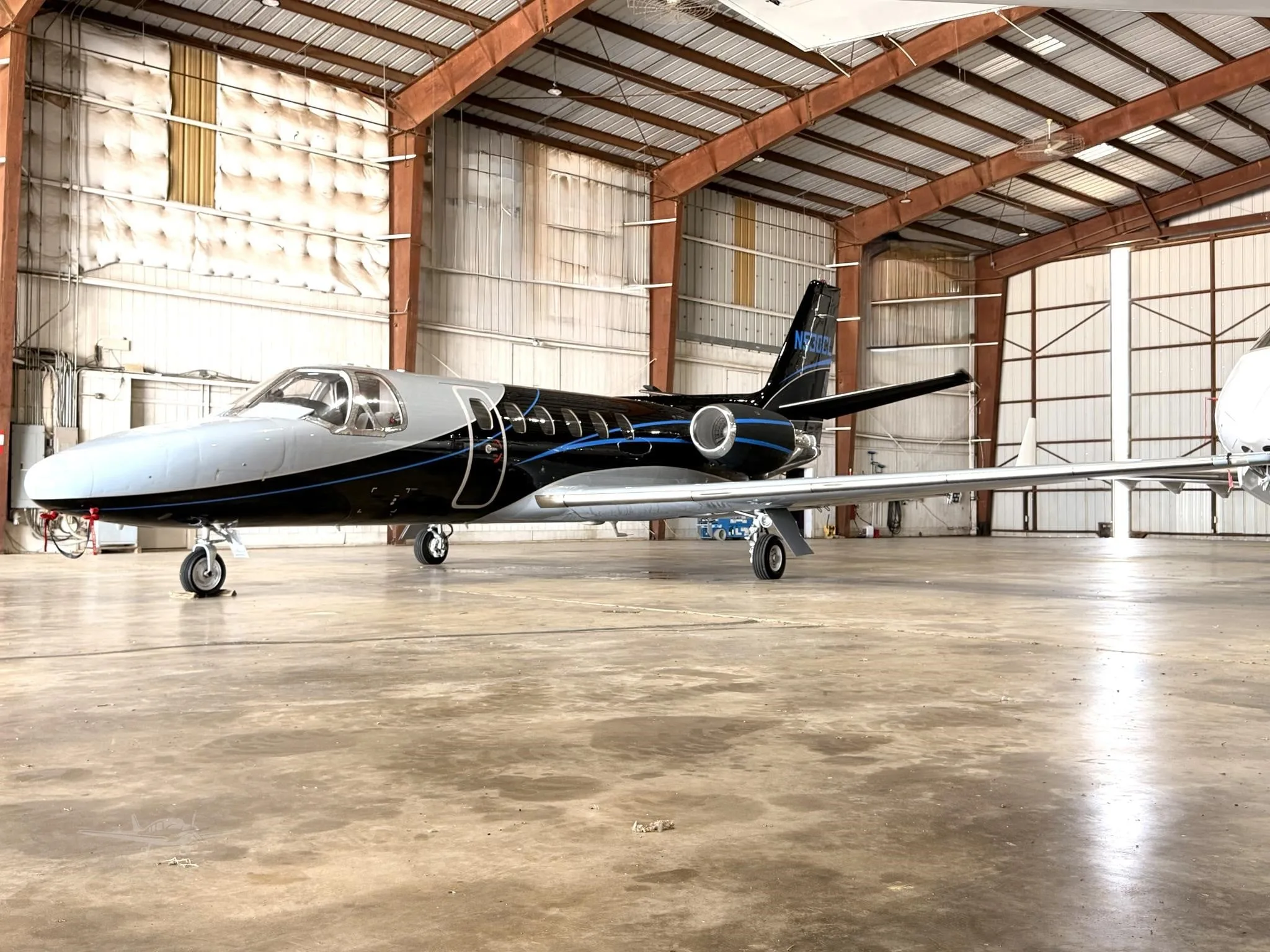 Exterior view of a 1987 CESSNA CITATION SII, N530CL.