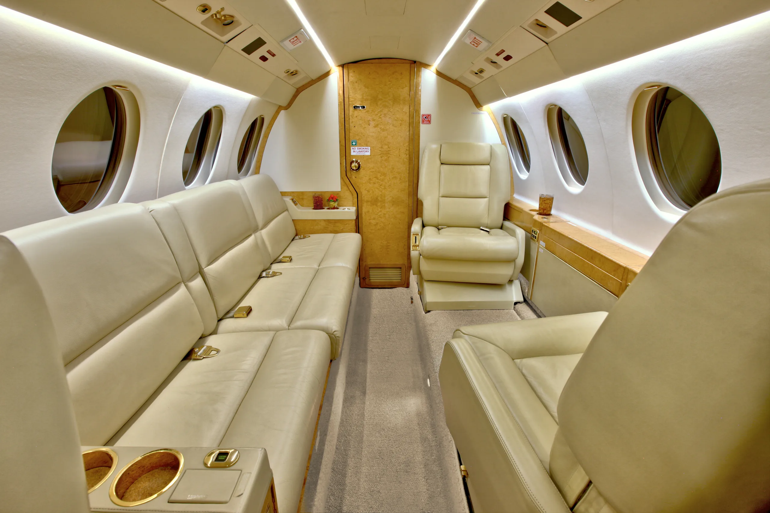 Cabin interior of a 1999 Dassault falcon 50ex 0281.