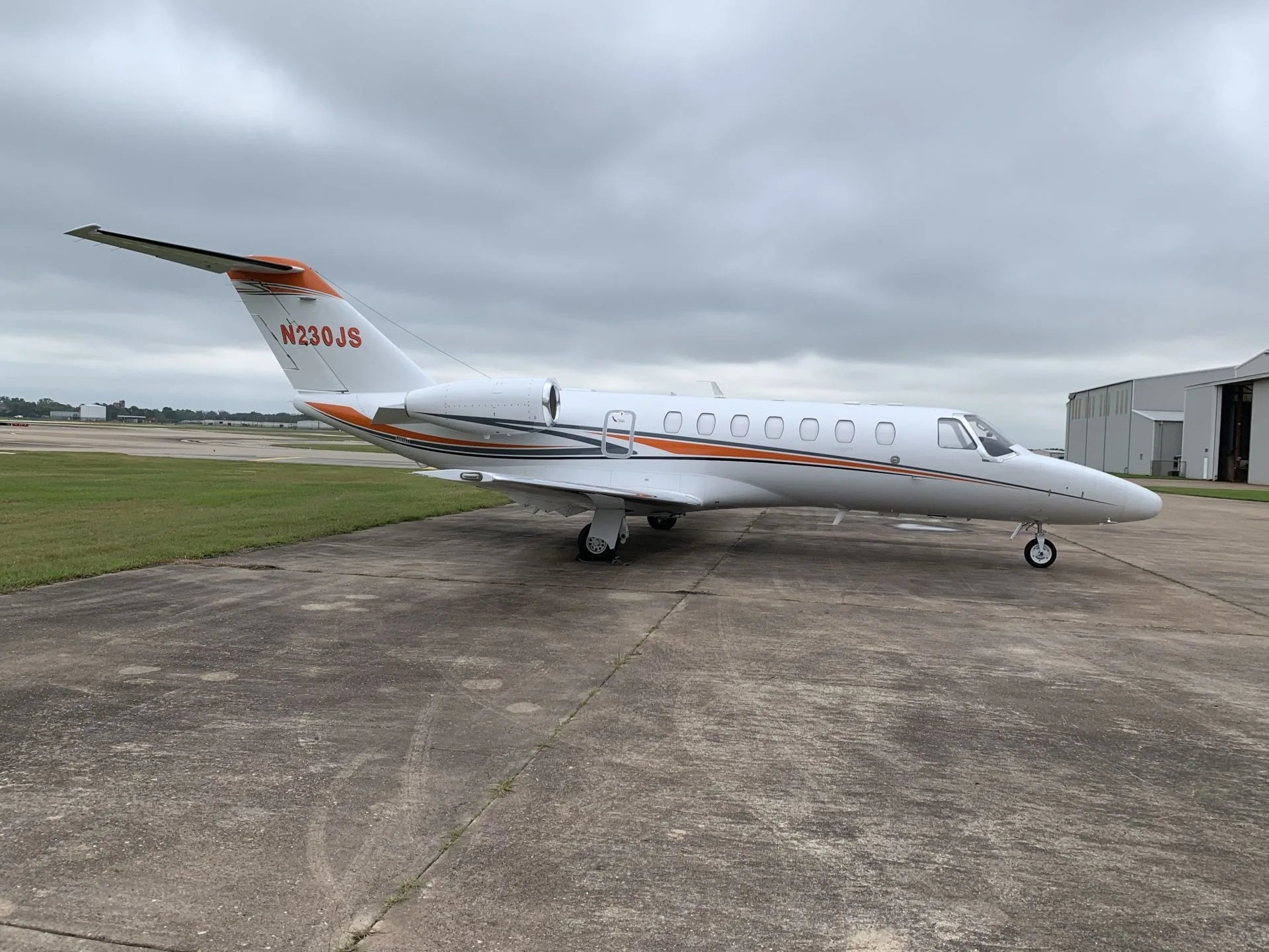 Exterior view of a Cessna 525B CJ3+.