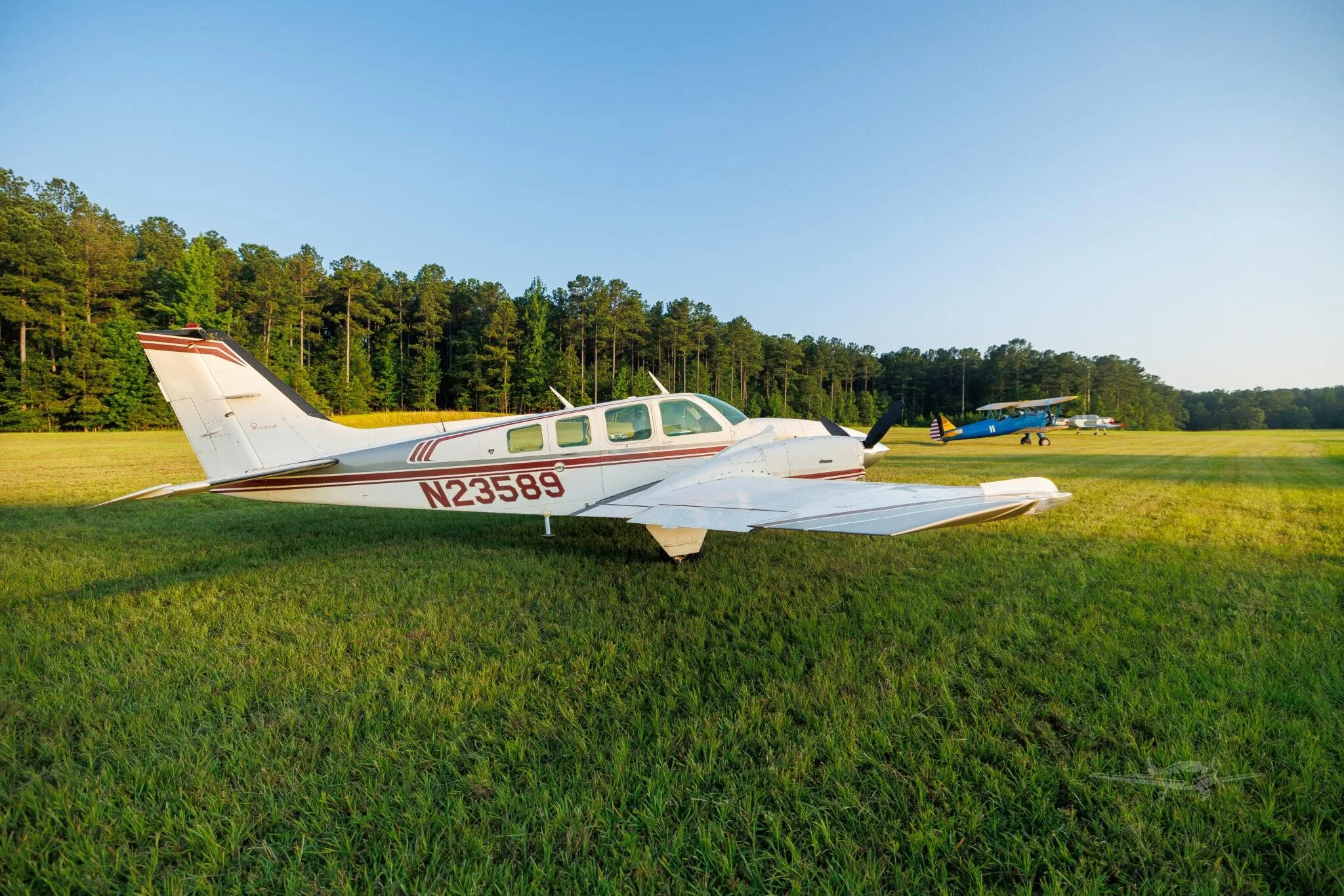 Exterior view of a 1977 BEECHCRAFT 58 BARON, N23589.