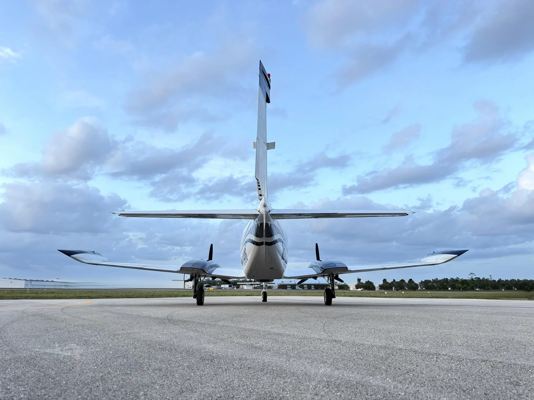 Exterior view of a 1977 CESSNA 340A, N4130G.