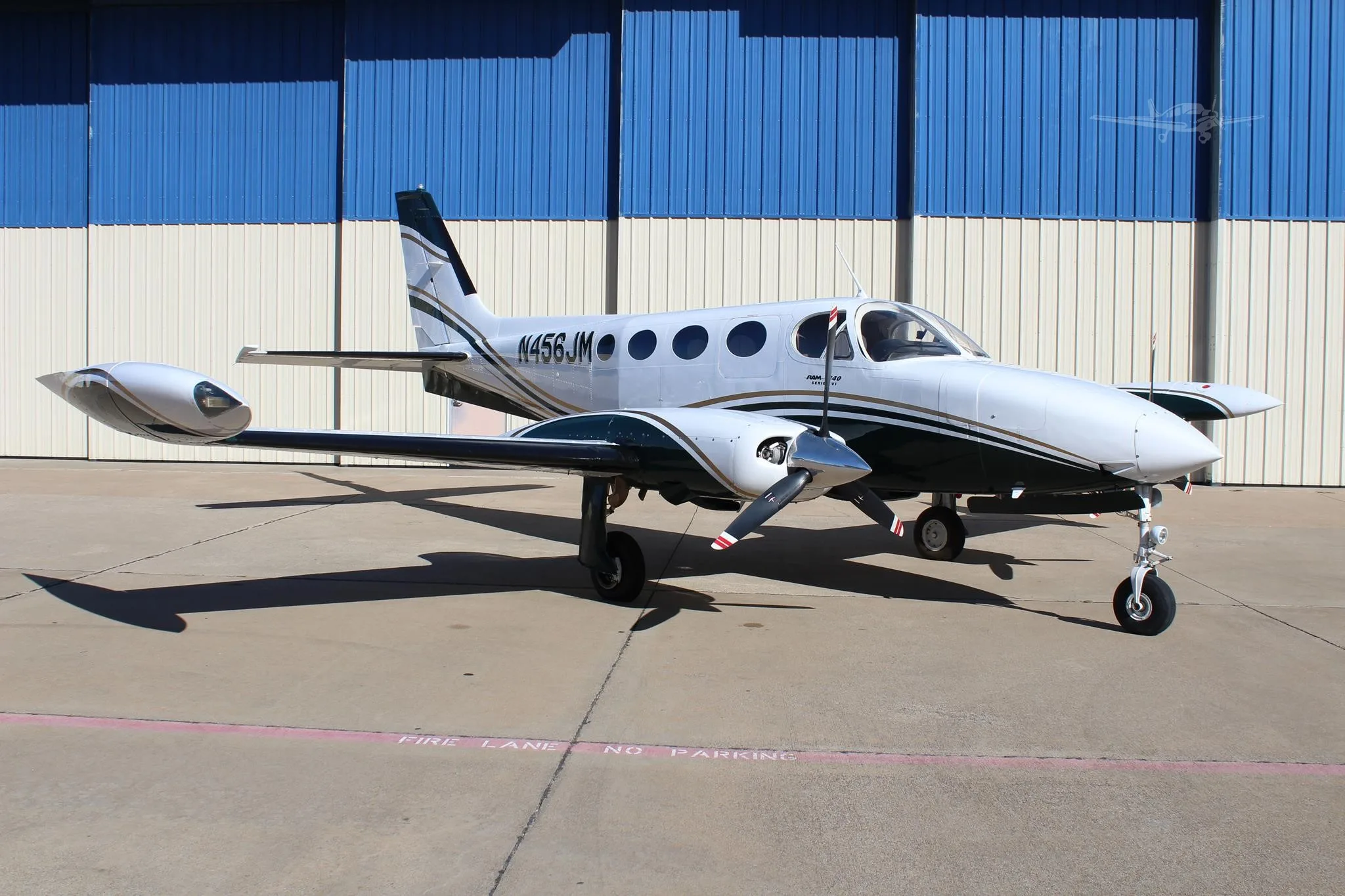 Exterior view of a 1975 CESSNA 340, N456JM.