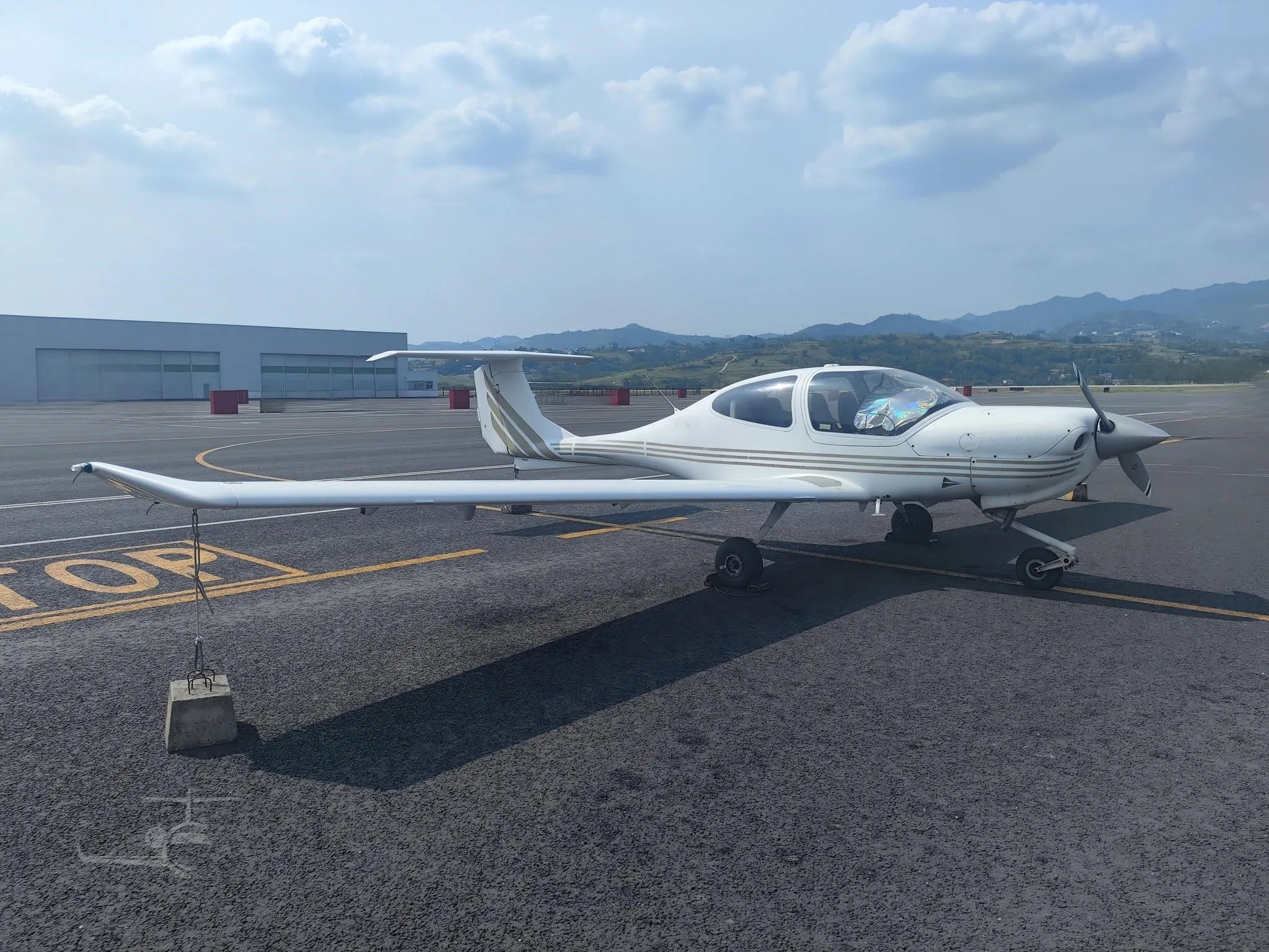 2005 DIAMOND DA40 180 STAR