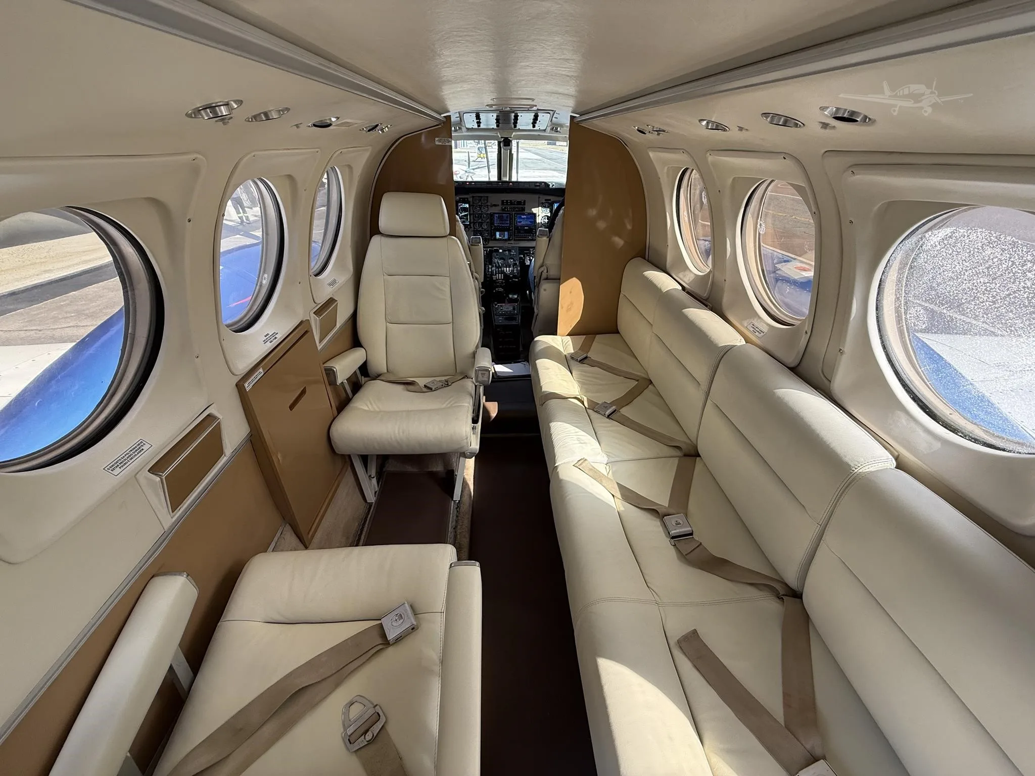 Cabin interior of a 1978 BEECHCRAFT KING AIR C90.