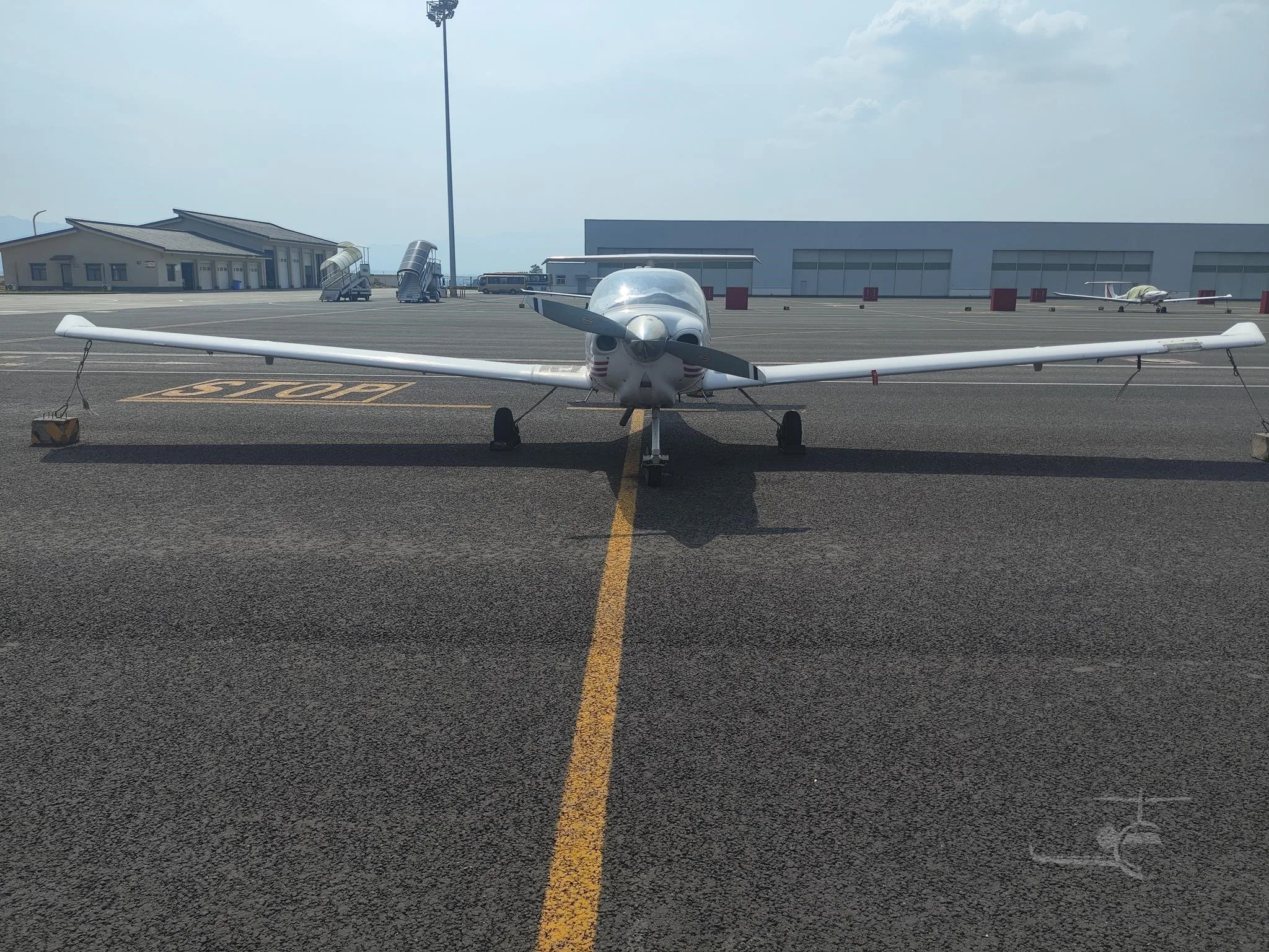 B-9135 - 2005 Diamond DA40 180 Star
