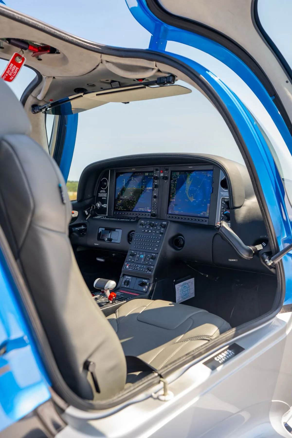 Exterior view of a 2017 Cirrus SR22-G6 GTS, N105KL.