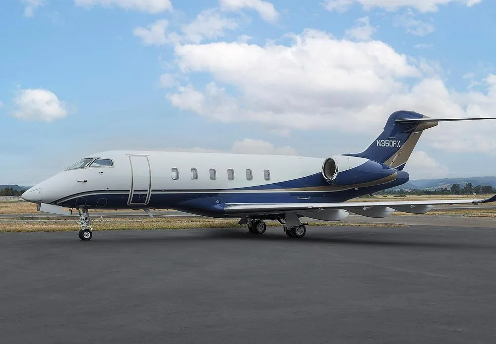 Exterior view of a 2015 Bombardier Challenger 350, N350RX.