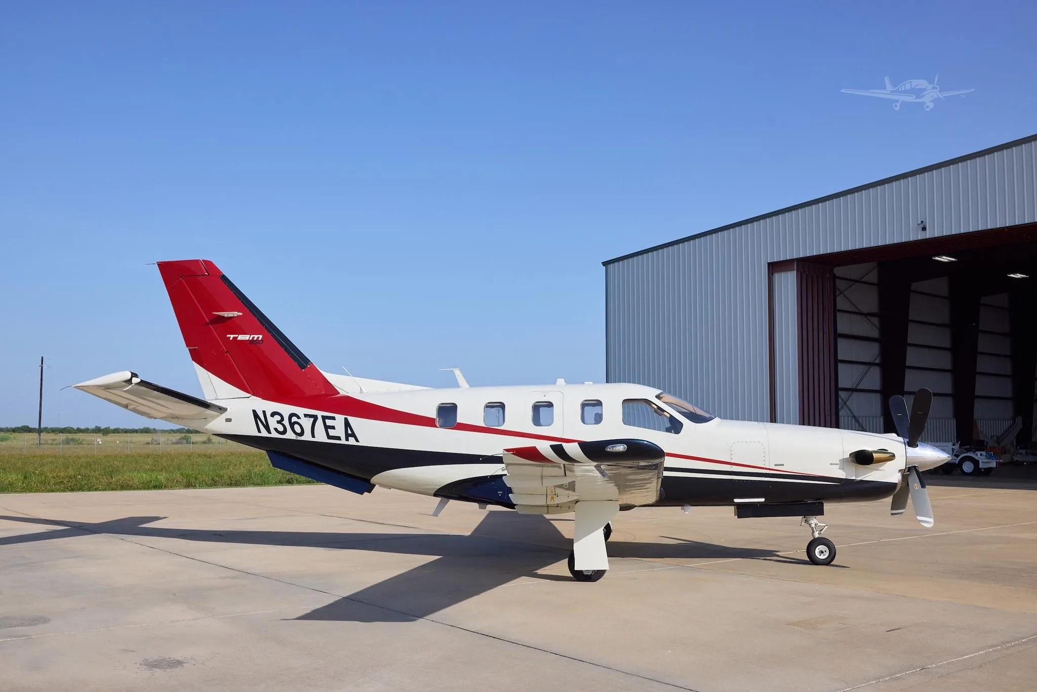 Exterior view of a 2007 DAHER TBM 850, N367EA.