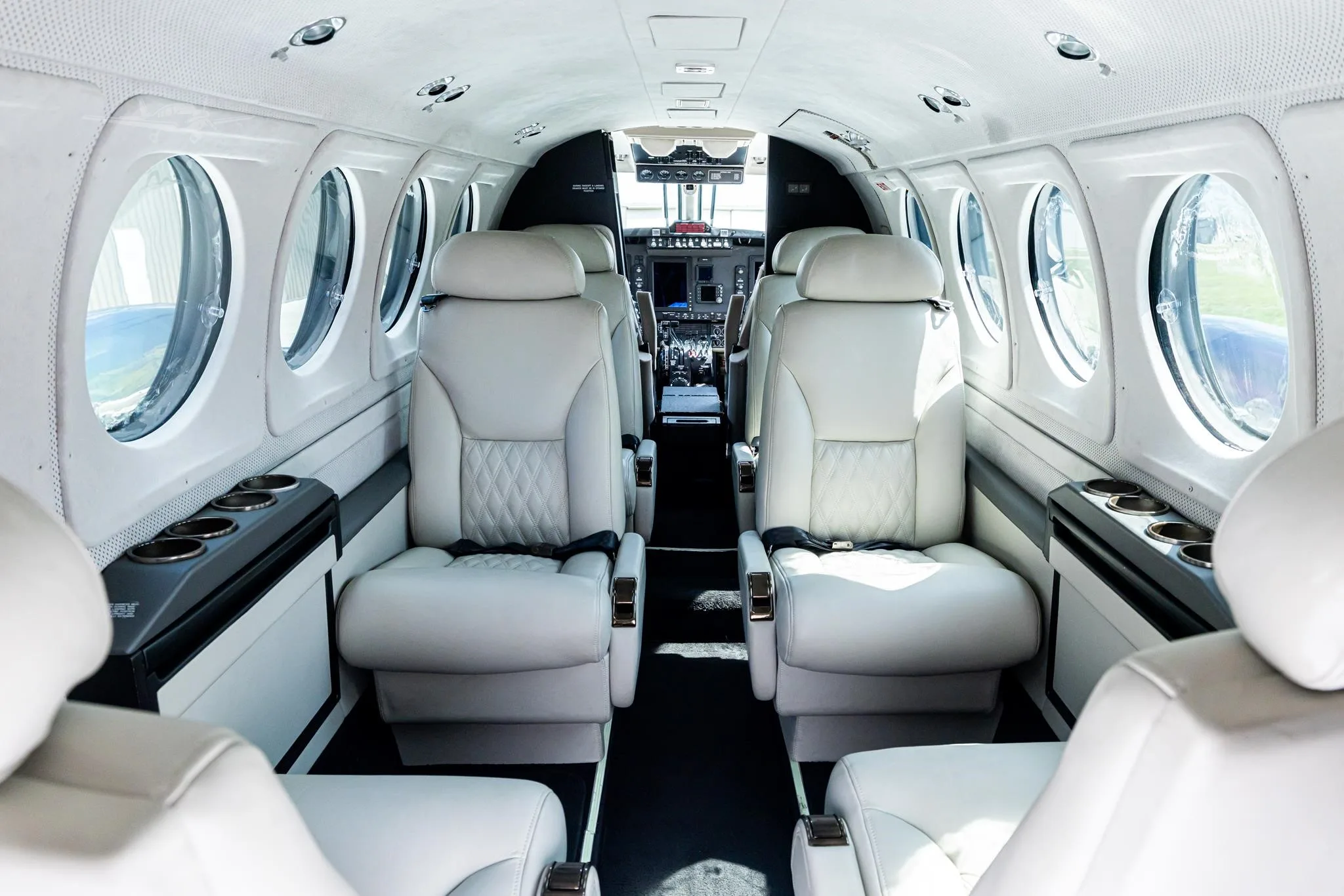 Cabin interior of a 2009 BEECHCRAFT KING AIR B200GT.