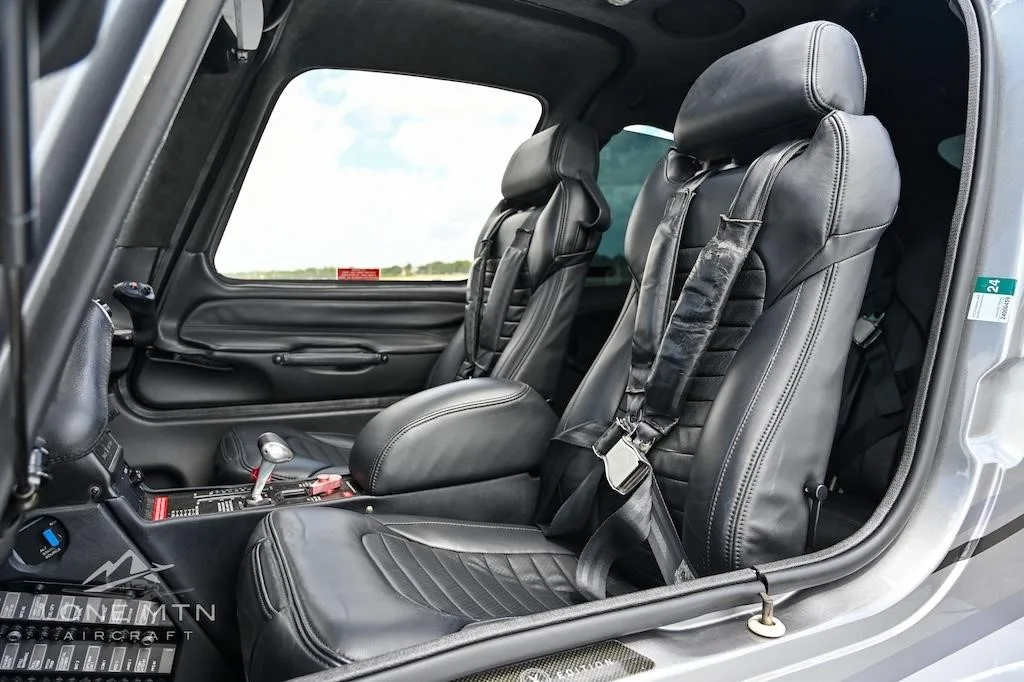 Cabin interior of a 2010 CIRRUS SR22-G3.