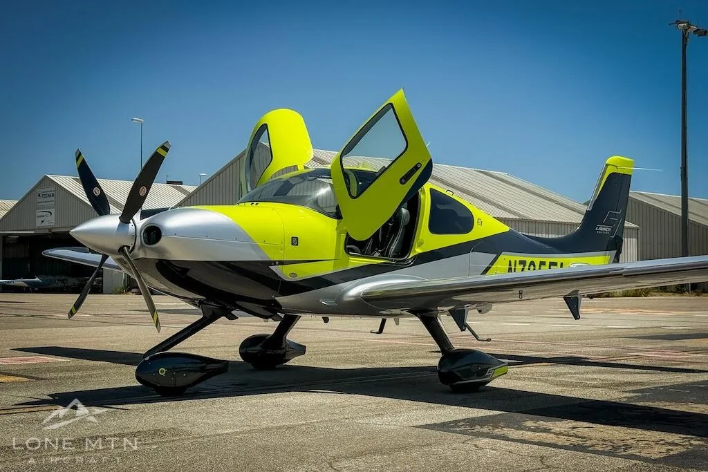 Exterior view of a 2024 Cirrus SR22 G7.