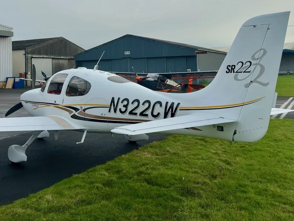 Avionics suite of a 2004 Cirrus SR22.