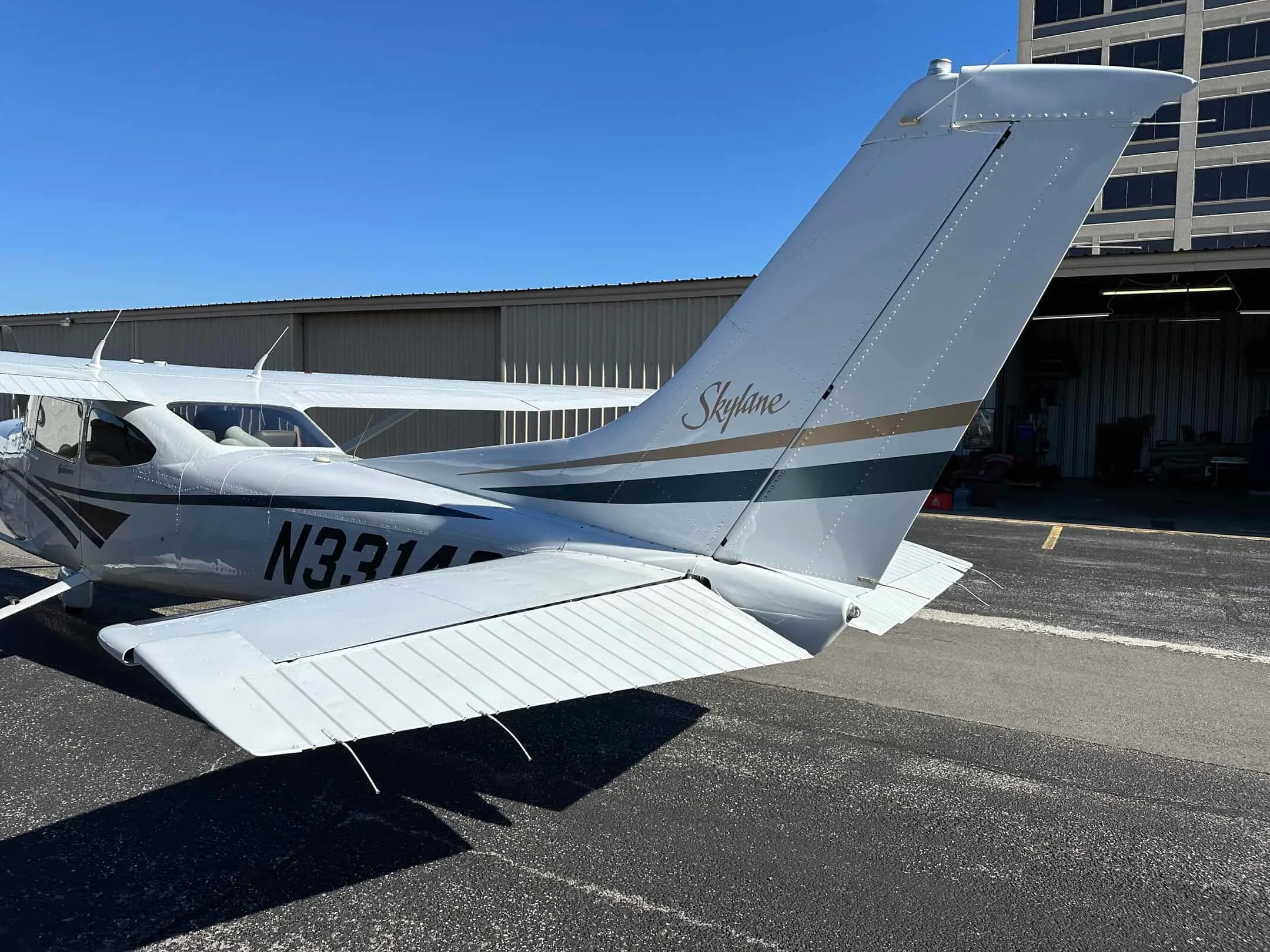Exterior view of a 1998 Cessna 182S.