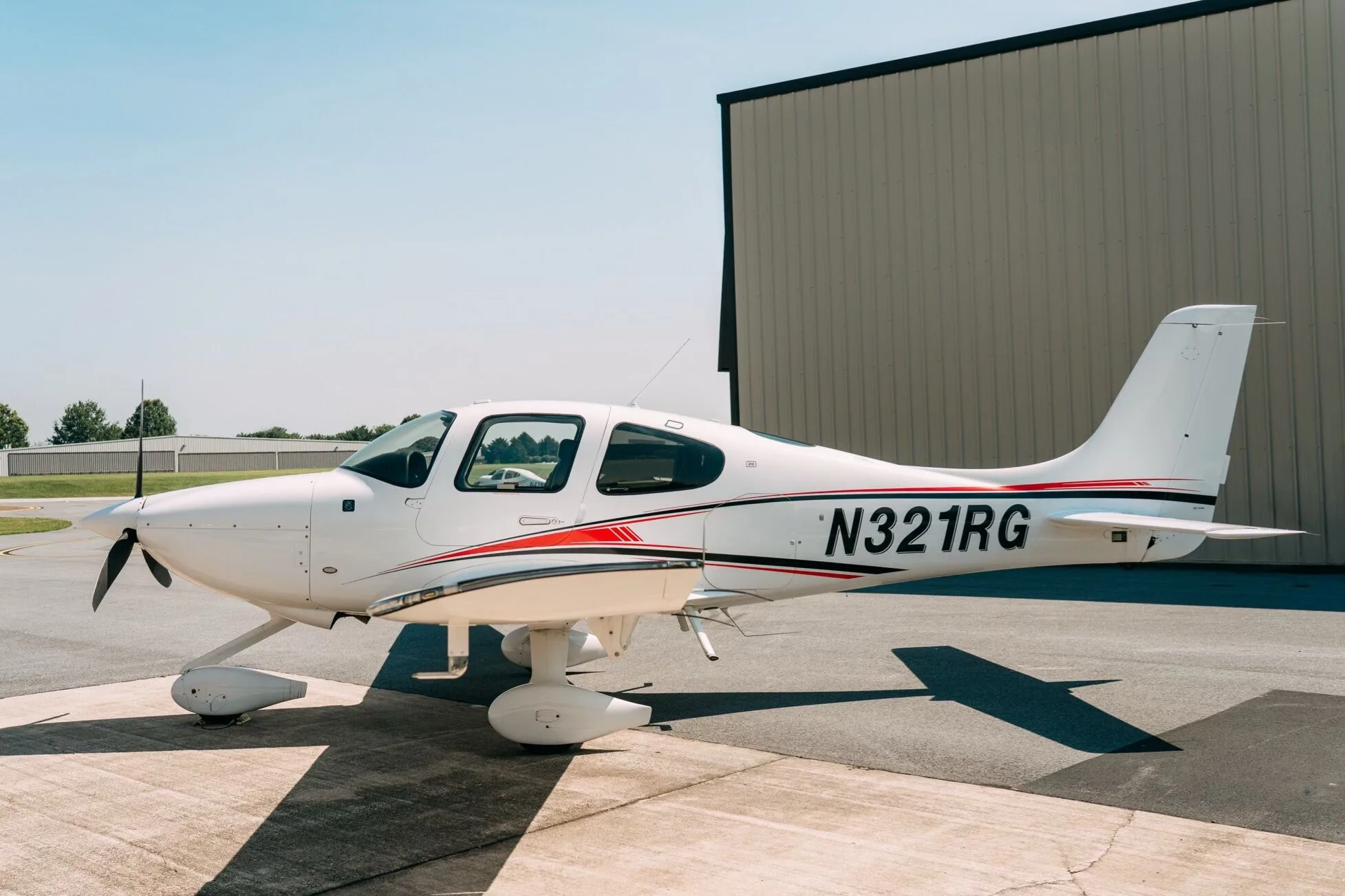Exterior view of a 2022 Cirrus SR20-G6, N321RG.