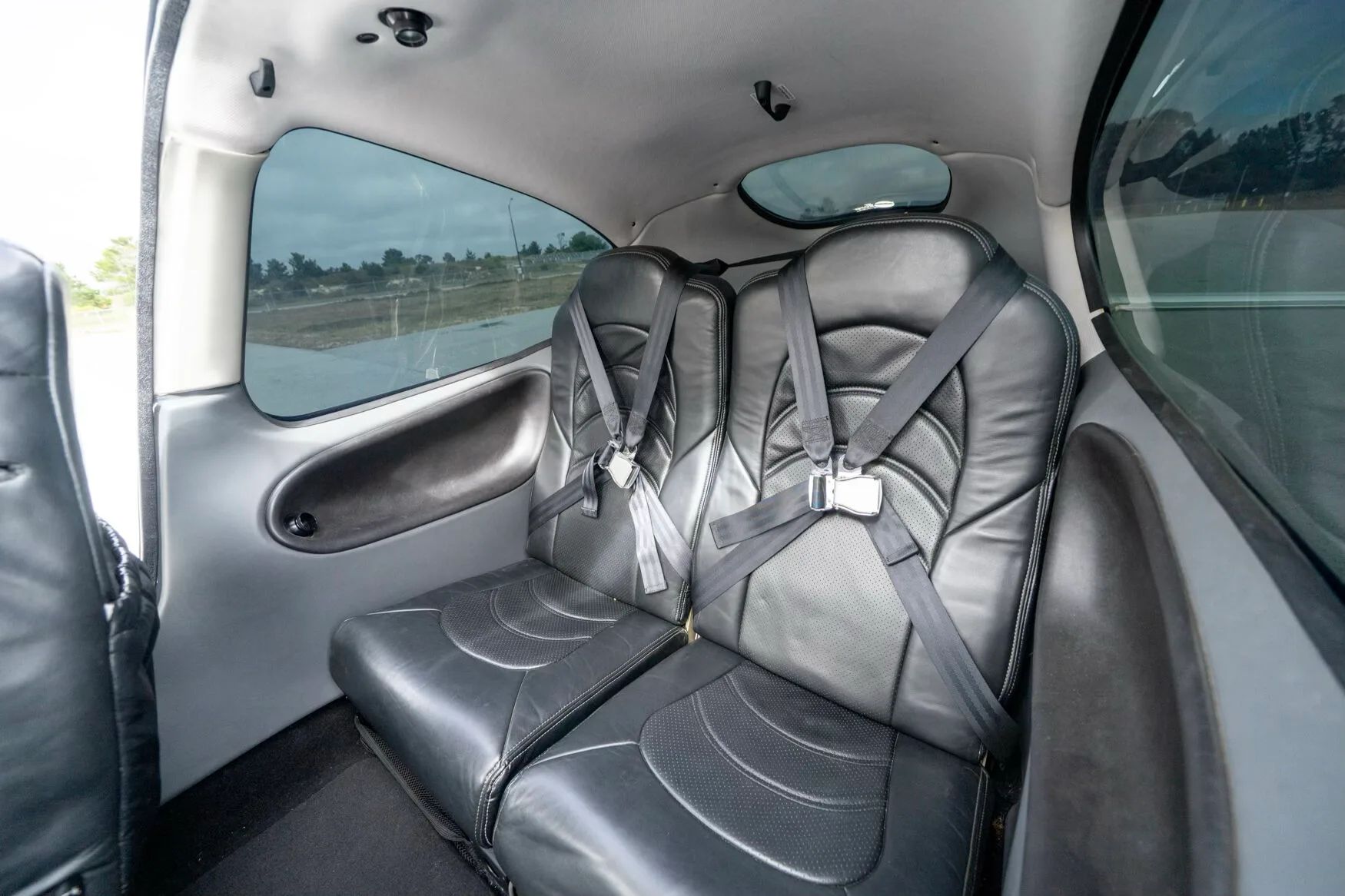 Cabin interior of a 2007 Cirrus SR22-G3 Turbo GTS.