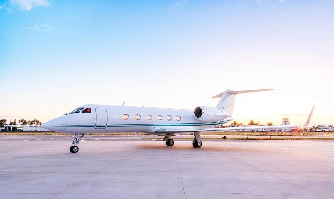 Exterior view of a 1999 GULFSTREAM GIVSP.