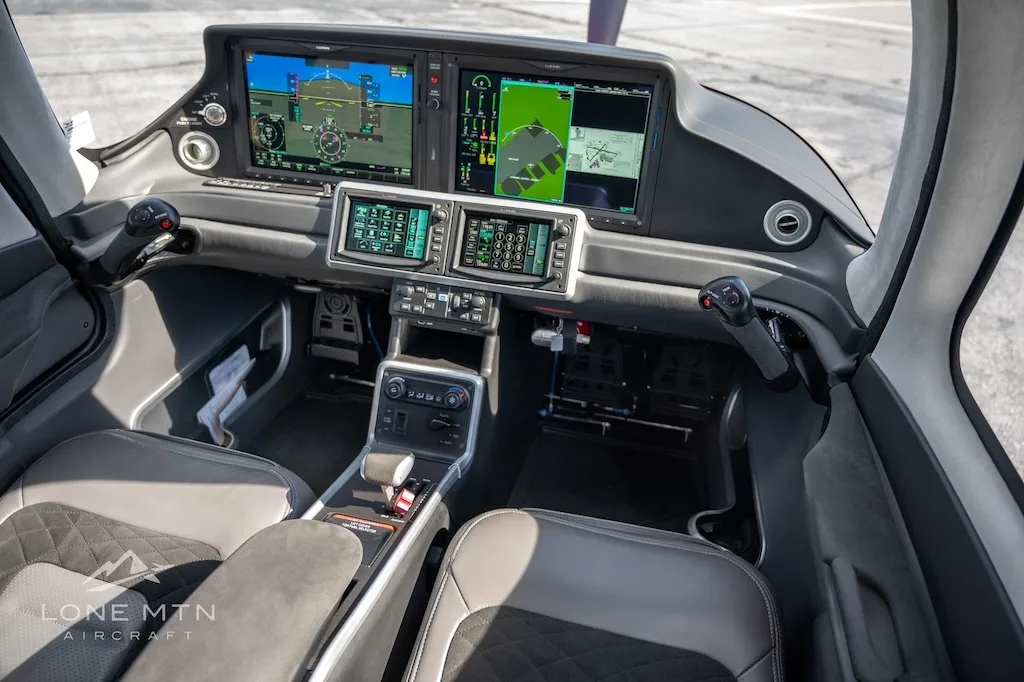 Cockpit and instrument panel of a 2024 Cirrus SR20 G7.